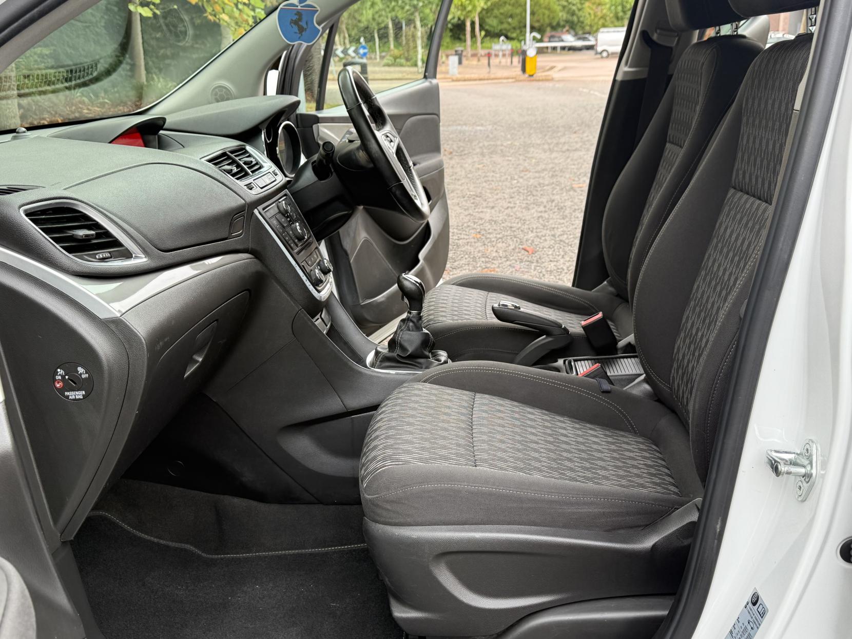 Vauxhall Mokka 1.4i Turbo Exclusiv SUV 5dr Petrol Manual 2WD Euro 6 (s/s) (140 ps)
