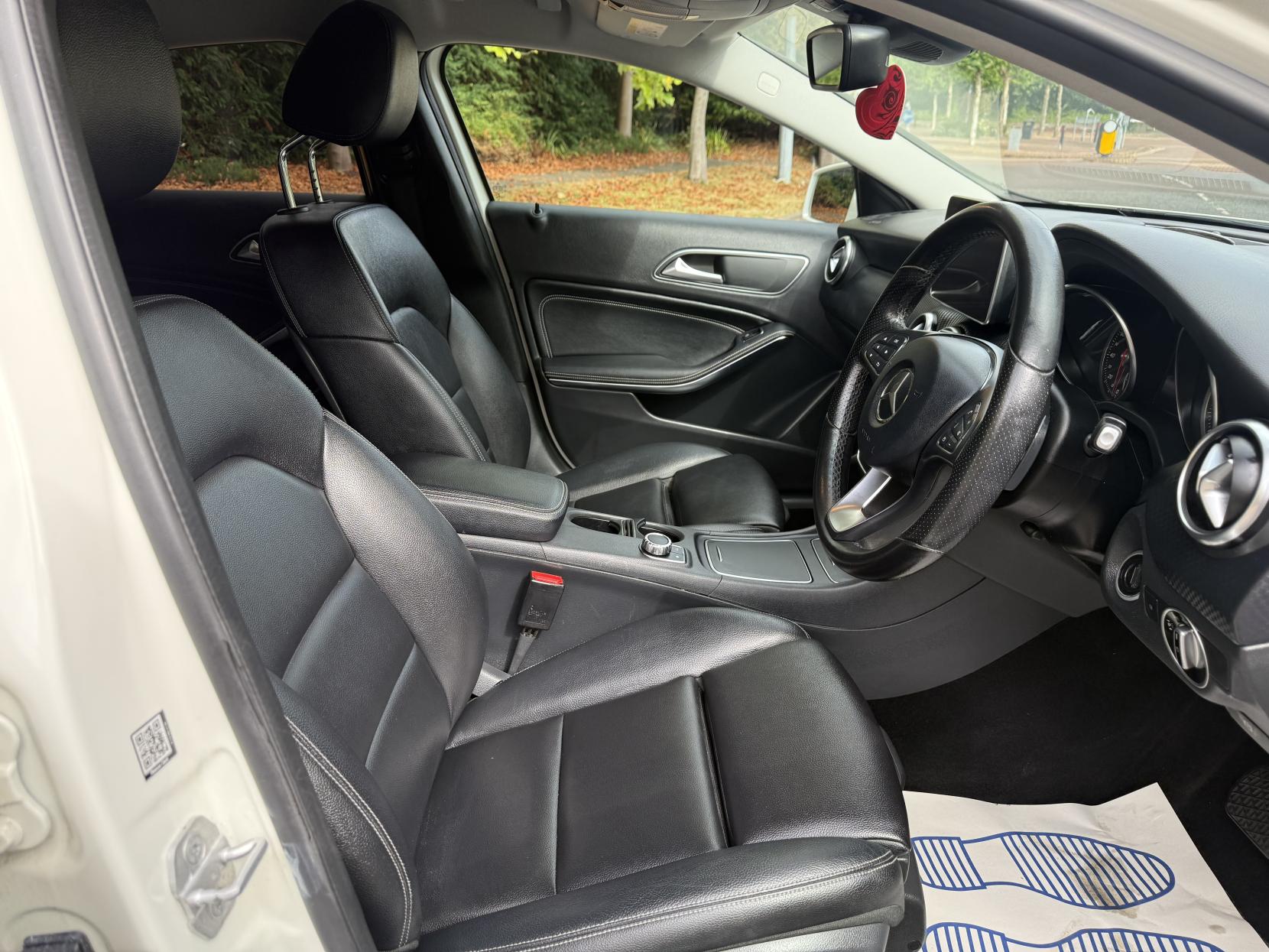 Mercedes-Benz A Class 2.1 A200d Sport (Premium) Hatchback 5dr Diesel 7G-DCT Euro 6 (s/s) (136 ps)