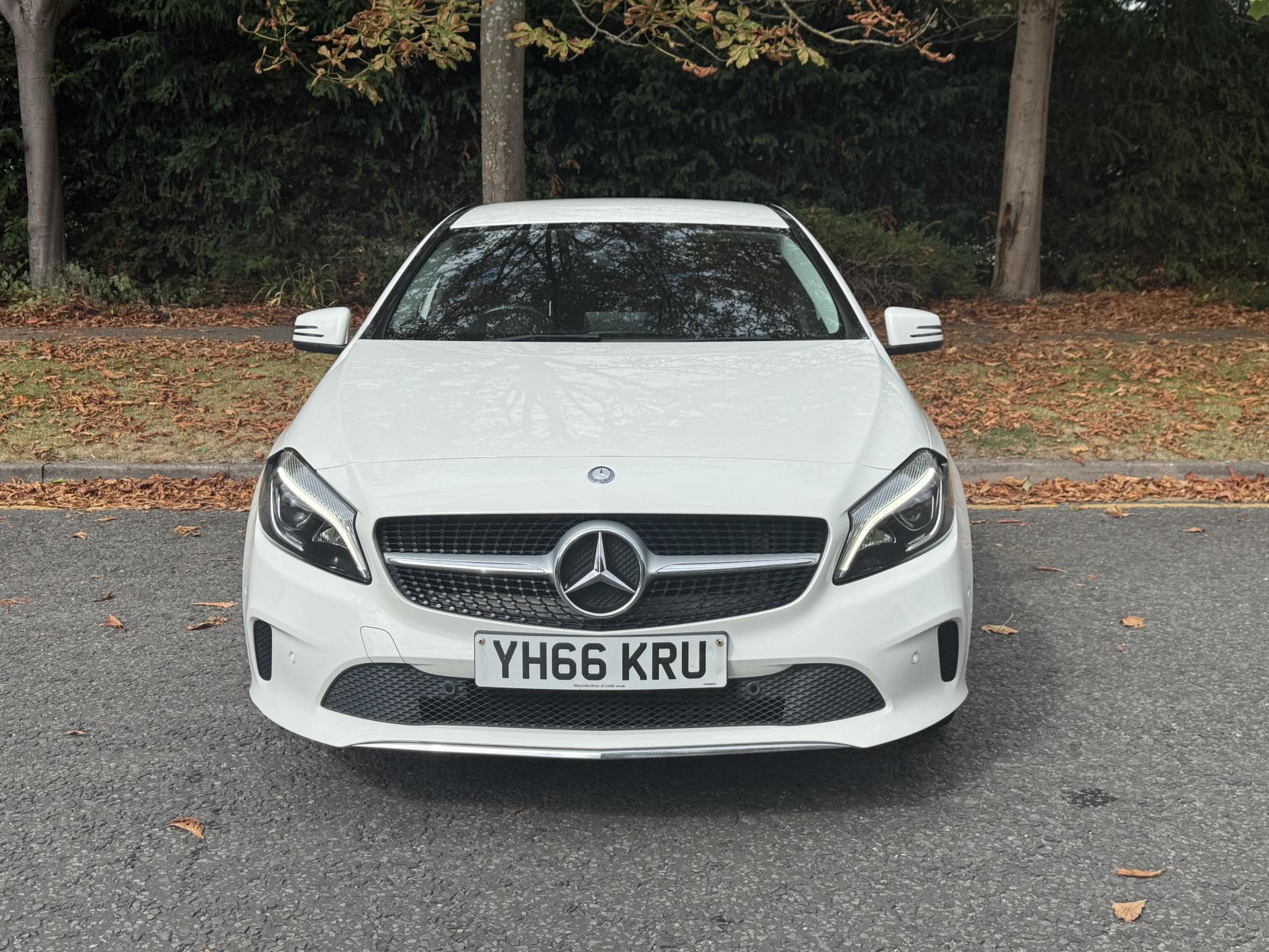 Mercedes-Benz A Class 2.1 A200d Sport (Premium) Hatchback 5dr Diesel 7G-DCT Euro 6 (s/s) (136 ps)