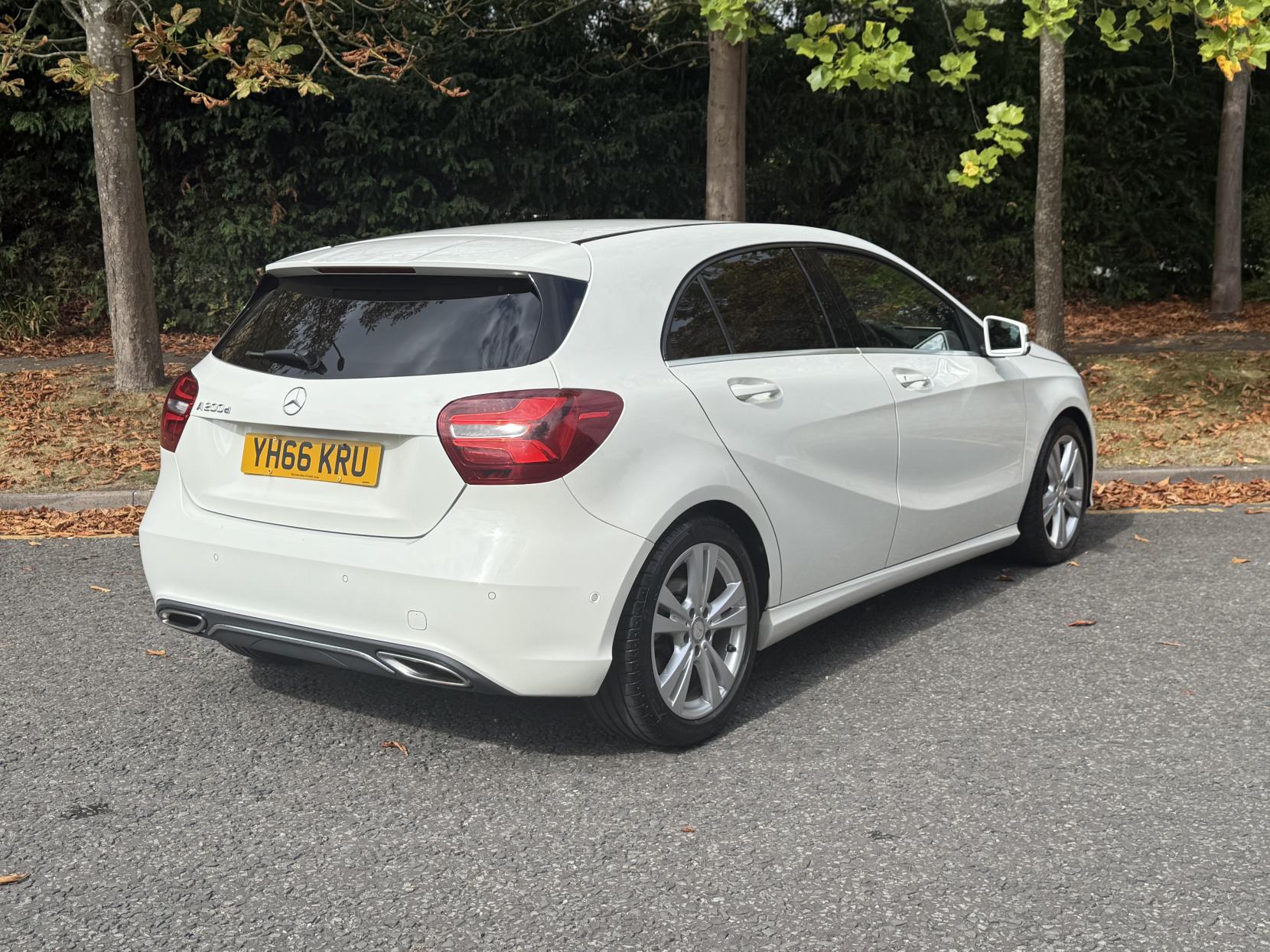 Mercedes-Benz A Class 2.1 A200d Sport (Premium) Hatchback 5dr Diesel 7G-DCT Euro 6 (s/s) (136 ps)