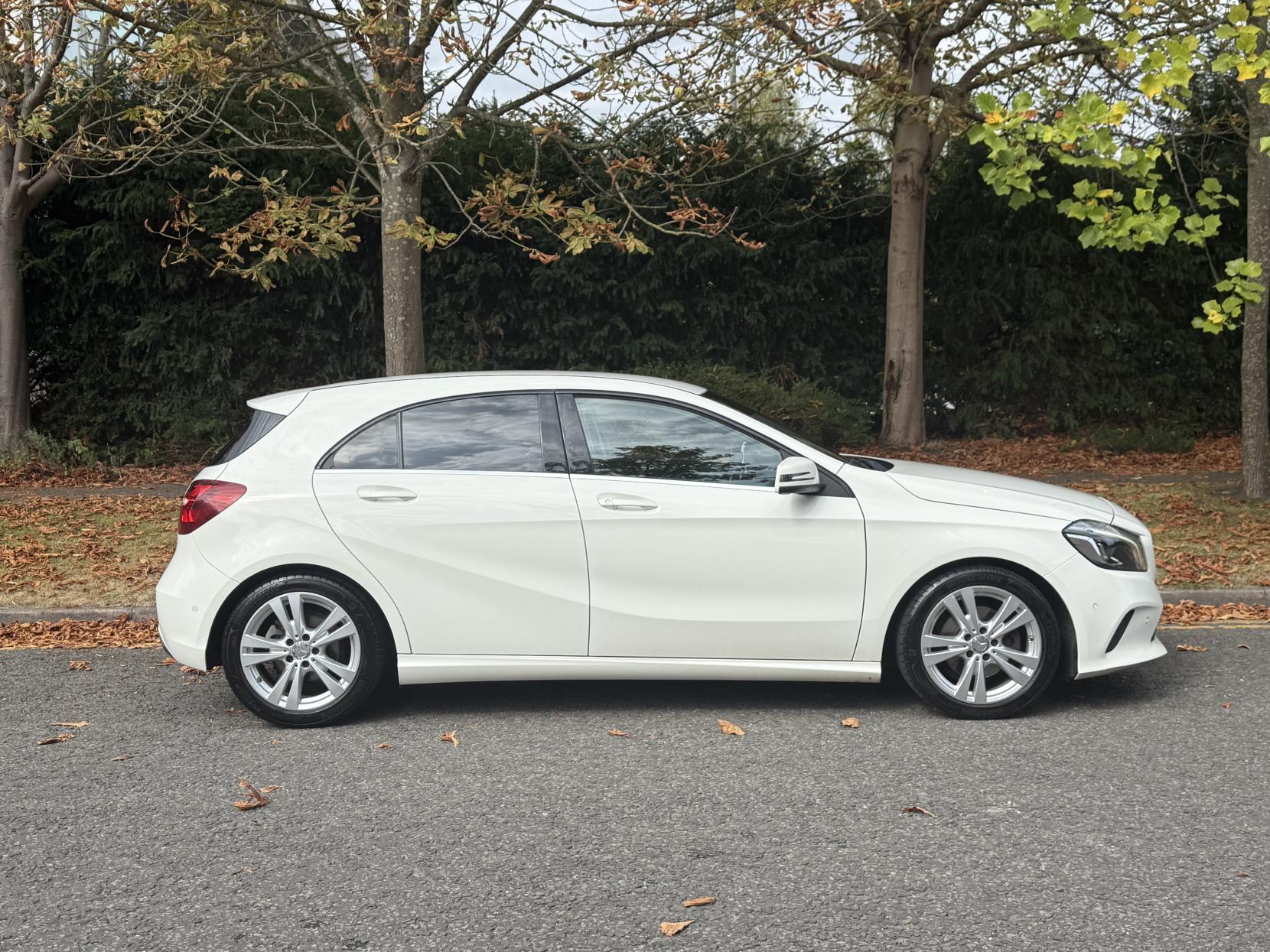 Mercedes-Benz A Class 2.1 A200d Sport (Premium) Hatchback 5dr Diesel 7G-DCT Euro 6 (s/s) (136 ps)
