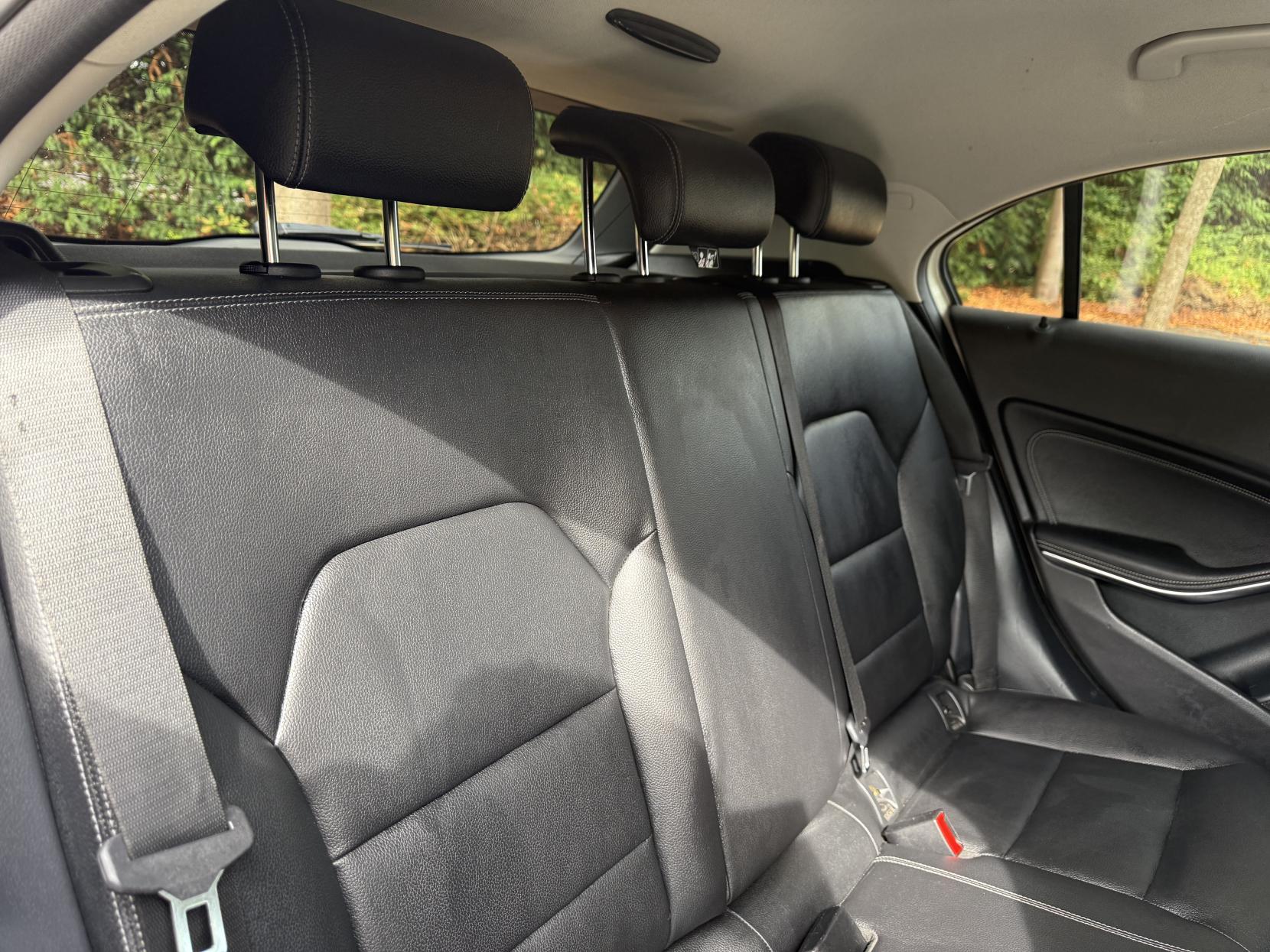 Mercedes-Benz A Class 2.1 A200d Sport (Premium) Hatchback 5dr Diesel 7G-DCT Euro 6 (s/s) (136 ps)