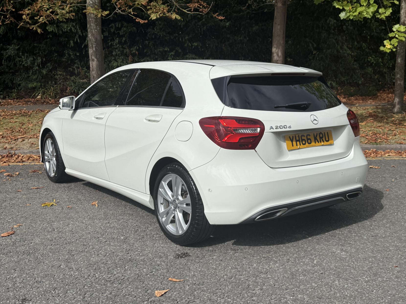 Mercedes-Benz A Class 2.1 A200d Sport (Premium) Hatchback 5dr Diesel 7G-DCT Euro 6 (s/s) (136 ps)