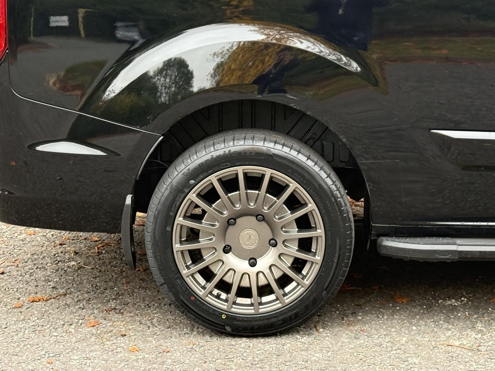 Ford Transit Custom 2.0 300 EcoBlue Limited Crew Van Double Cab 5dr Diesel Auto L1 H1 Euro 6 (s/s) (6 Seat) (170 ps)