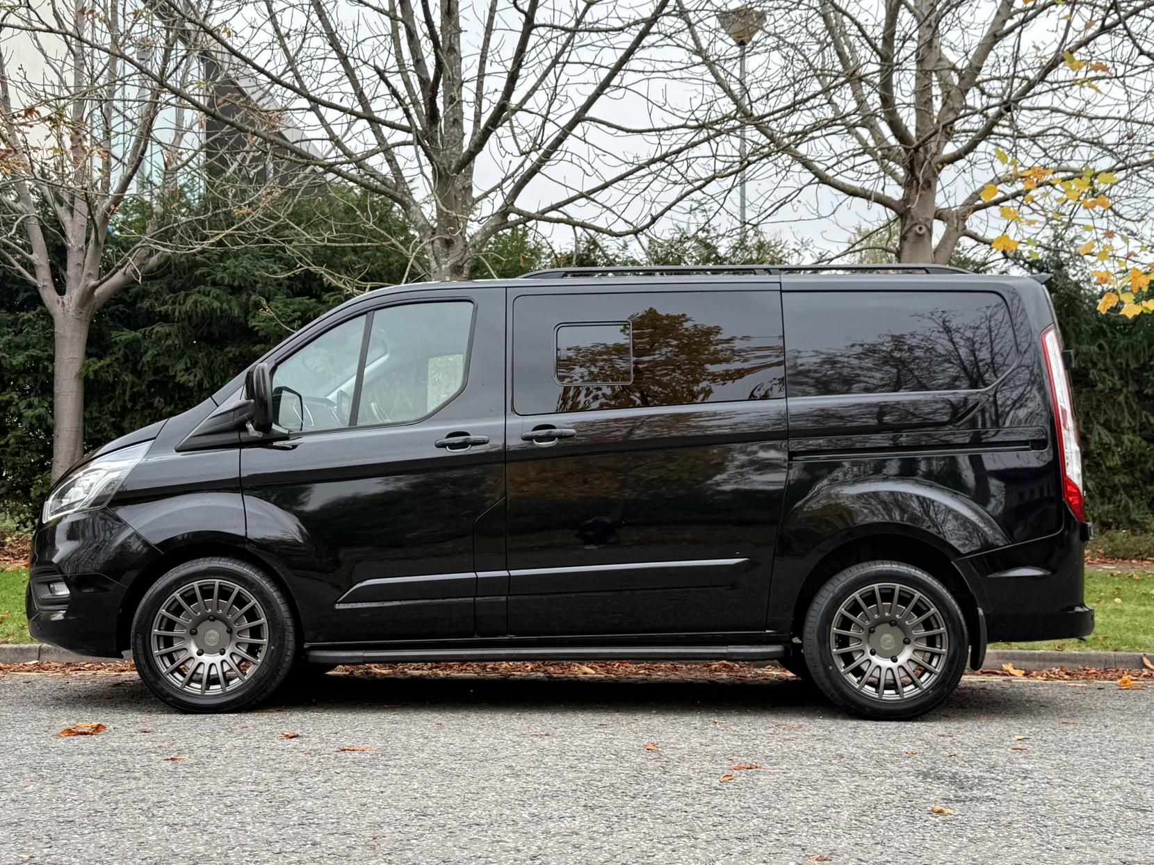 Ford Transit Custom 2.0 300 EcoBlue Limited Crew Van Double Cab 5dr Diesel Auto L1 H1 Euro 6 (s/s) (6 Seat) (170 ps)