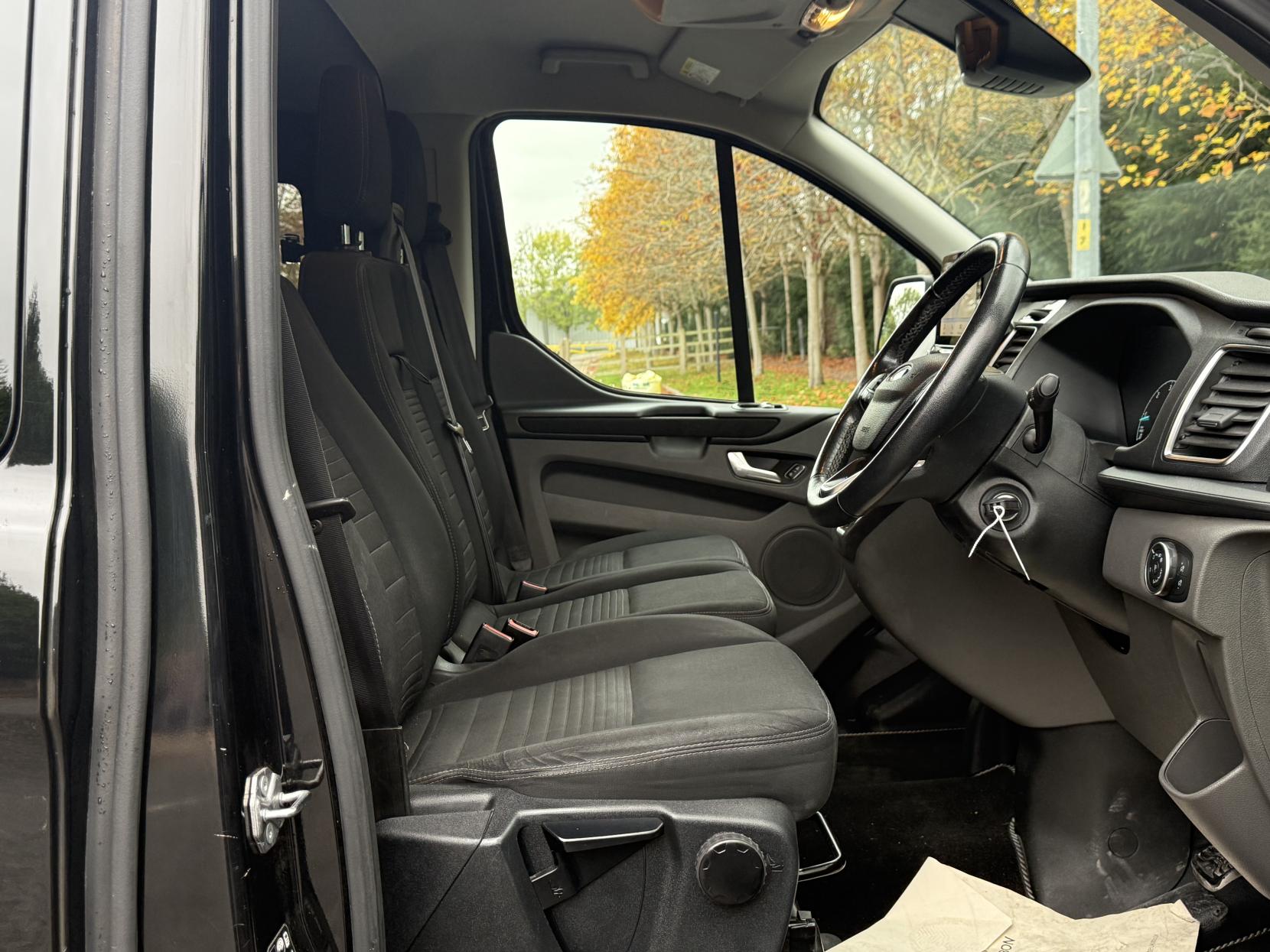 Ford Transit Custom 2.0 300 EcoBlue Limited Crew Van Double Cab 5dr Diesel Auto L1 H1 Euro 6 (s/s) (6 Seat) (170 ps)