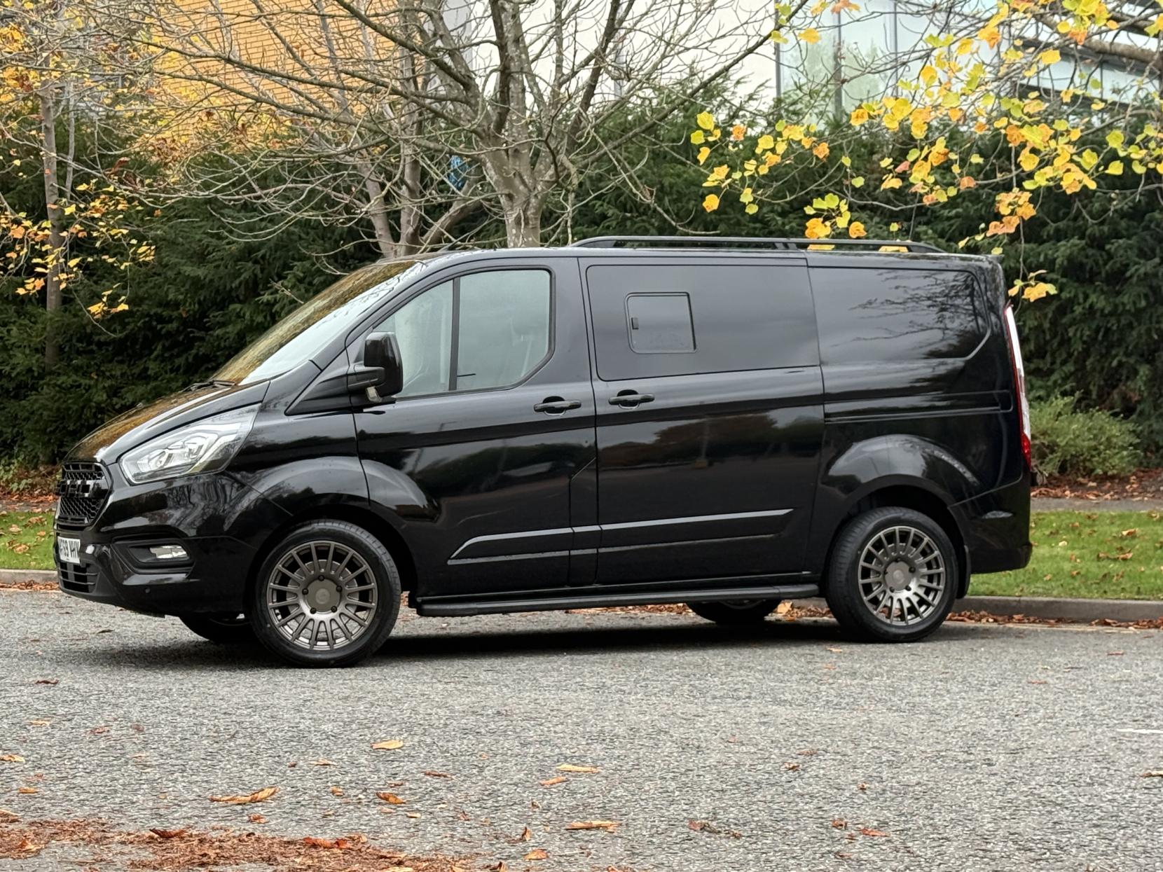 Ford Transit Custom 2.0 300 EcoBlue Limited Crew Van Double Cab 5dr Diesel Auto L1 H1 Euro 6 (s/s) (6 Seat) (170 ps)