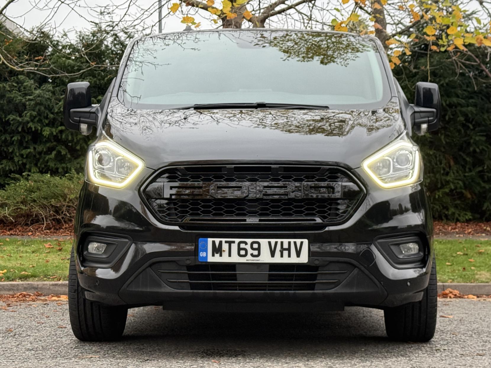 Ford Transit Custom 2.0 300 EcoBlue Limited Crew Van Double Cab 5dr Diesel Auto L1 H1 Euro 6 (s/s) (6 Seat) (170 ps)