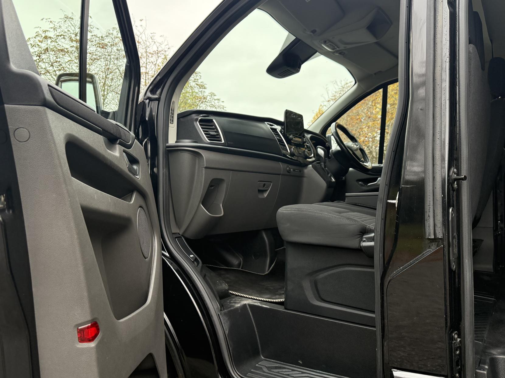 Ford Transit Custom 2.0 300 EcoBlue Limited Crew Van Double Cab 5dr Diesel Auto L1 H1 Euro 6 (s/s) (6 Seat) (170 ps)