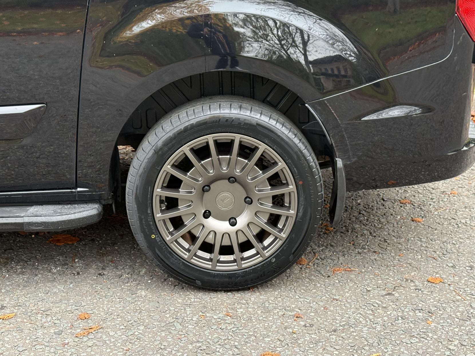 Ford Transit Custom 2.0 300 EcoBlue Limited Crew Van Double Cab 5dr Diesel Auto L1 H1 Euro 6 (s/s) (6 Seat) (170 ps)