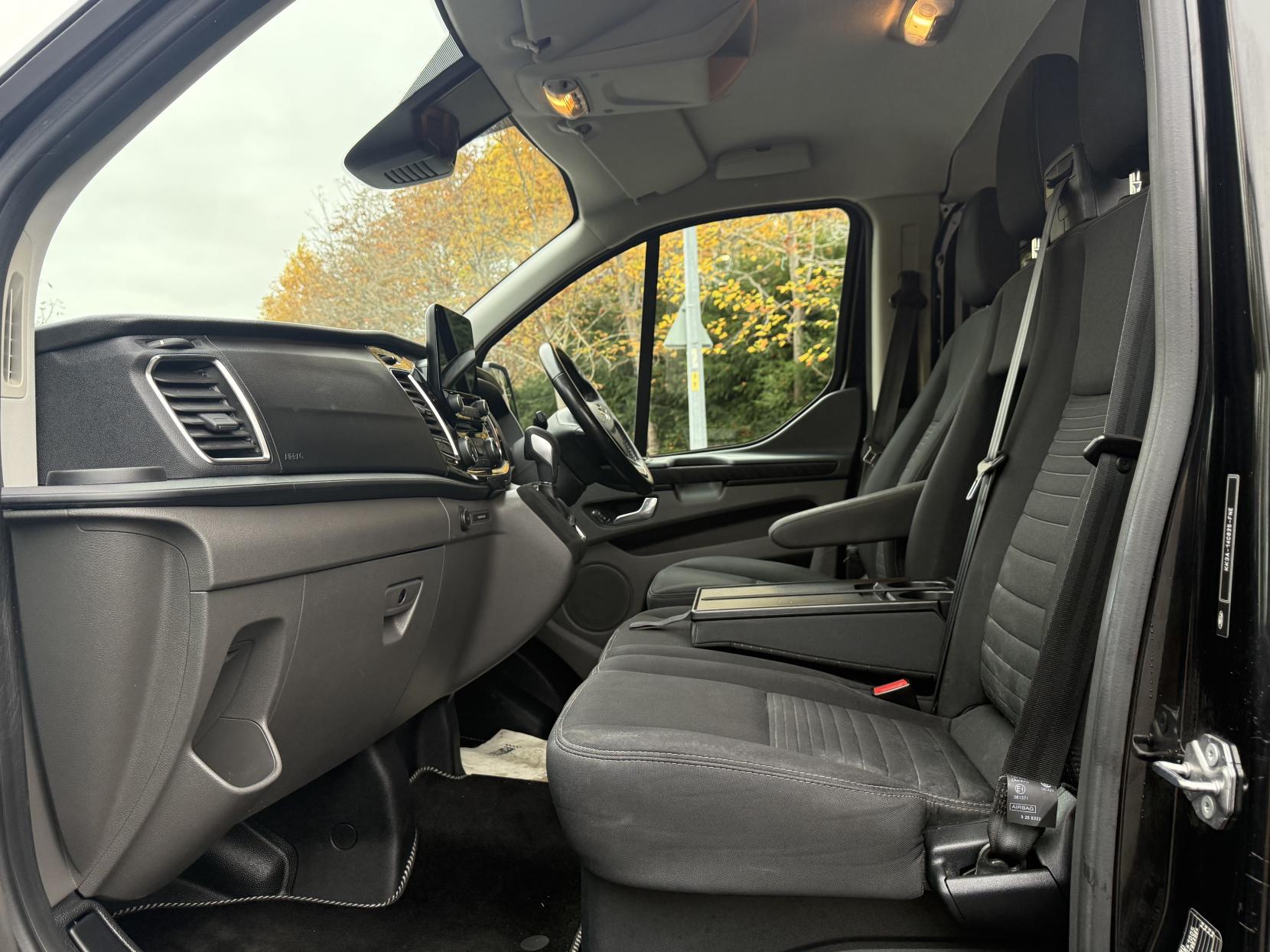 Ford Transit Custom 2.0 300 EcoBlue Limited Crew Van Double Cab 5dr Diesel Auto L1 H1 Euro 6 (s/s) (6 Seat) (170 ps)