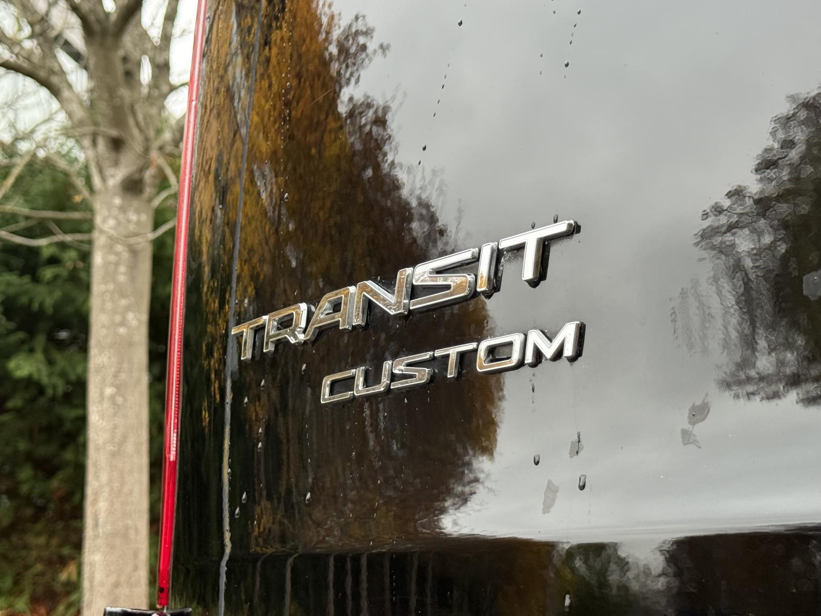 Ford Transit Custom 2.0 300 EcoBlue Limited Crew Van Double Cab 5dr Diesel Auto L1 H1 Euro 6 (s/s) (6 Seat) (170 ps)