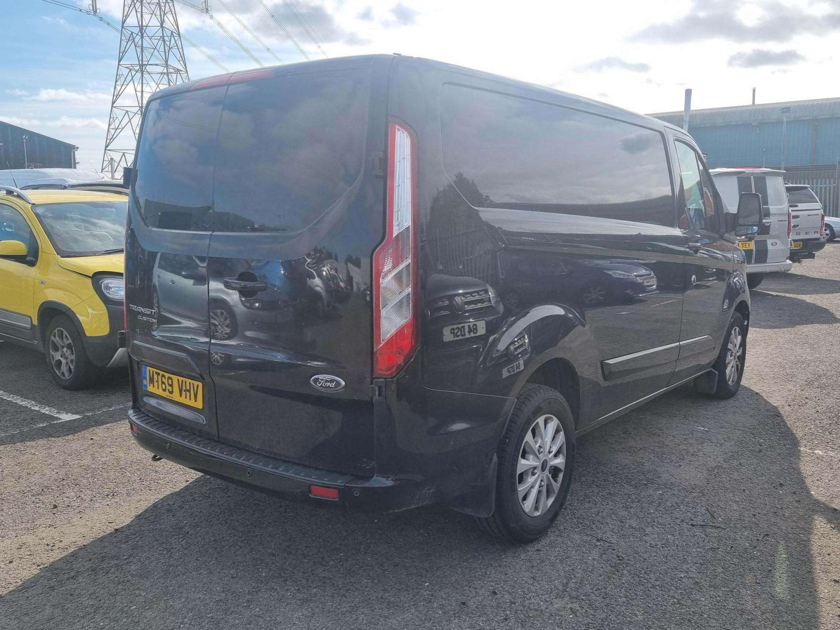 Ford Transit Custom 2.0 300 EcoBlue Limited Panel Van 5dr Diesel Auto L1 H1 Euro 6 (s/s) (130 ps)
