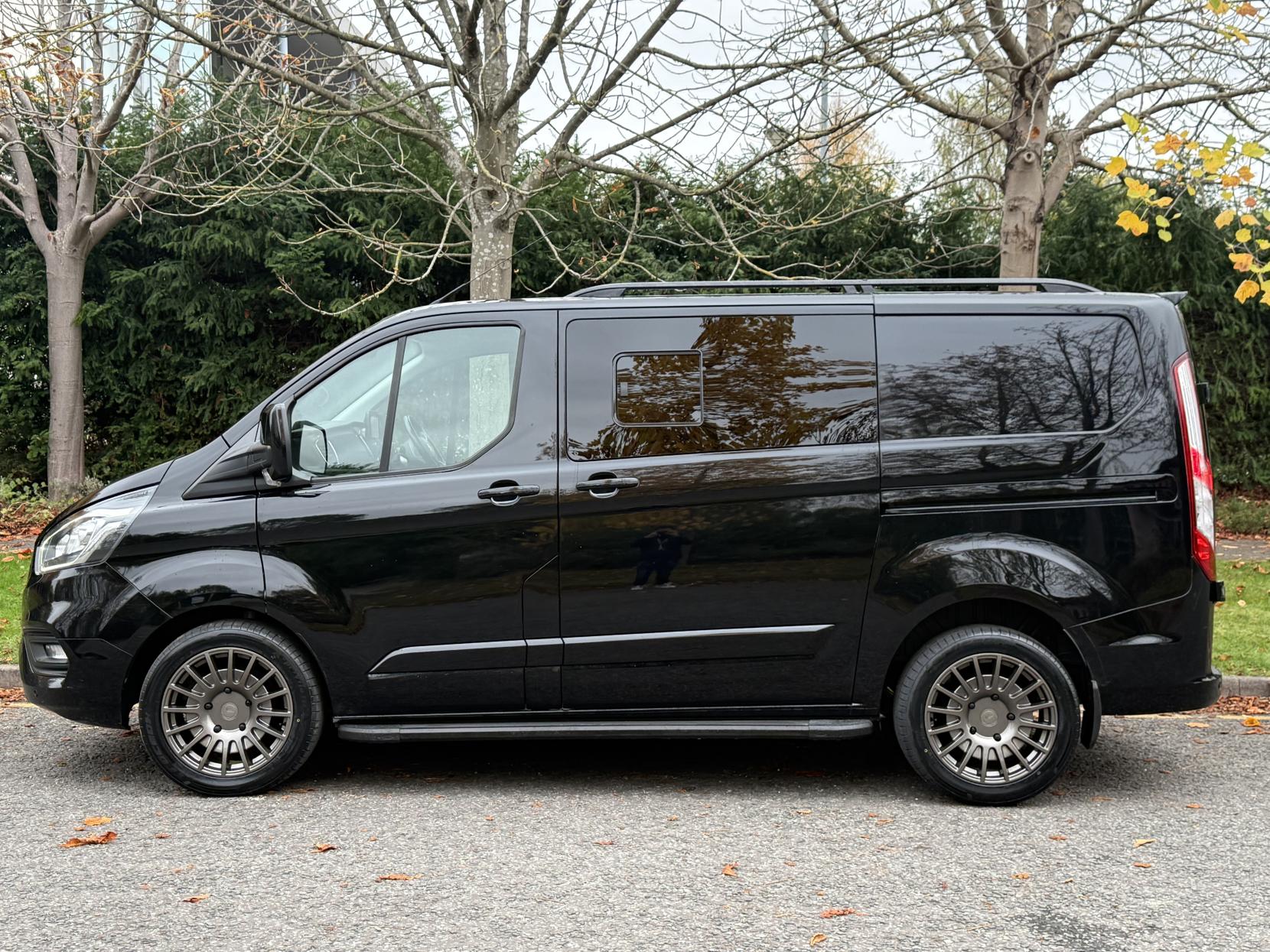 Ford Transit Custom 2.0 300 EcoBlue Limited Crew Van Double Cab 5dr Diesel Auto L1 H1 Euro 6 (s/s) (6 Seat) (170 ps)
