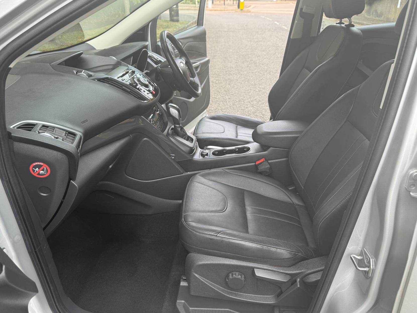 Ford Kuga 2.0 TDCi Titanium X SUV 5dr Diesel Powershift AWD Euro 5 (163 ps)