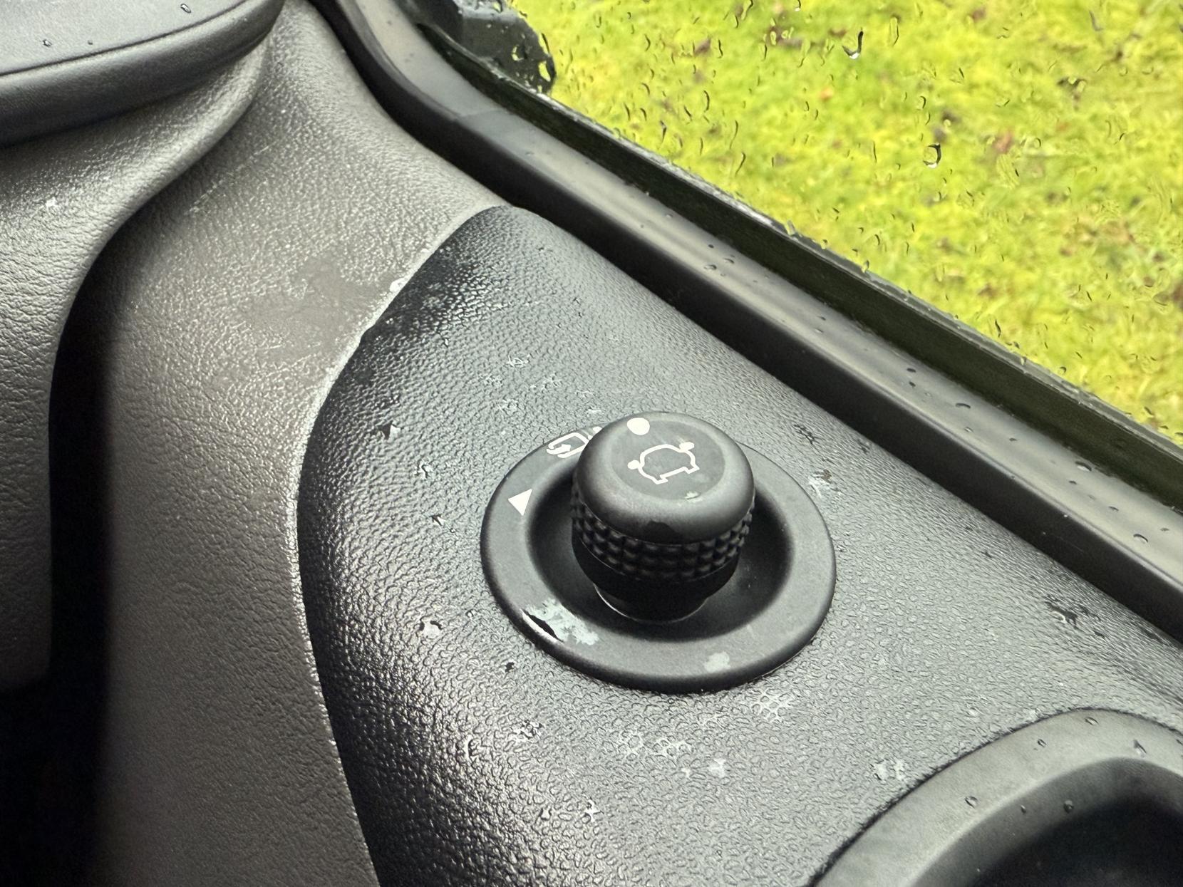 Ford Transit Custom 2.0 320 EcoBlue Limited Crew Van Double Cab 5dr Diesel Manual L2 H1 Euro 6 (6 Seat) (170 ps)