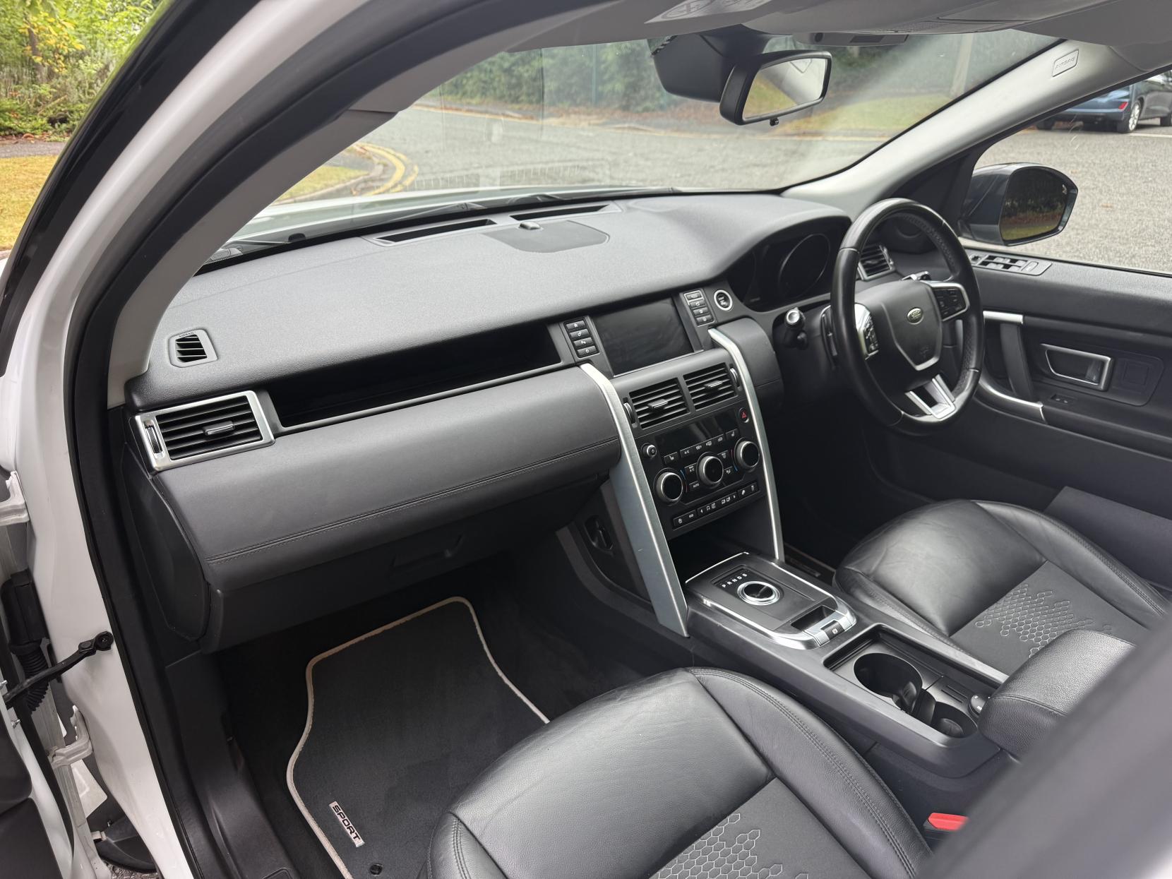 Land Rover Discovery Sport 2.0 TD4 SE Tech SUV 5dr Diesel Auto 4WD Euro 6 (s/s) (180 ps)