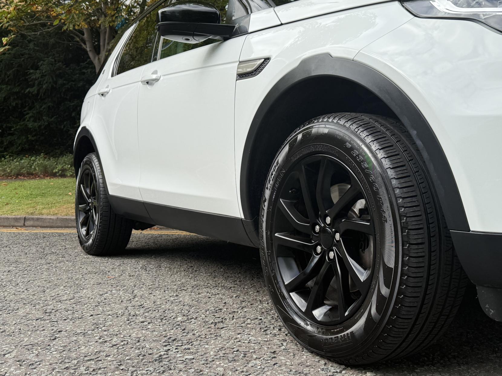 Land Rover Discovery Sport 2.0 TD4 SE Tech SUV 5dr Diesel Auto 4WD Euro 6 (s/s) (180 ps)