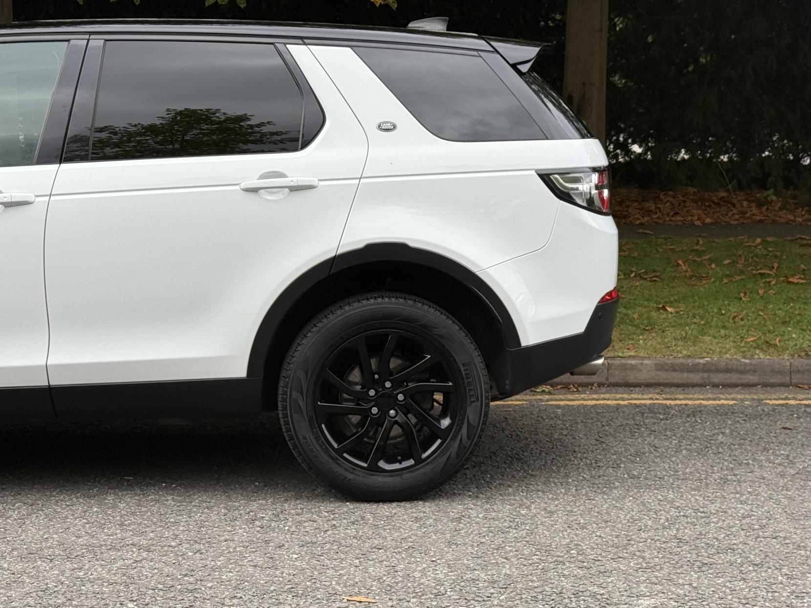 Land Rover Discovery Sport 2.0 TD4 SE Tech SUV 5dr Diesel Auto 4WD Euro 6 (s/s) (180 ps)