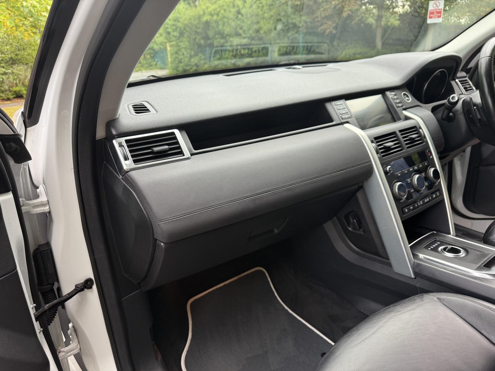 Land Rover Discovery Sport 2.0 TD4 SE Tech SUV 5dr Diesel Auto 4WD Euro 6 (s/s) (180 ps)