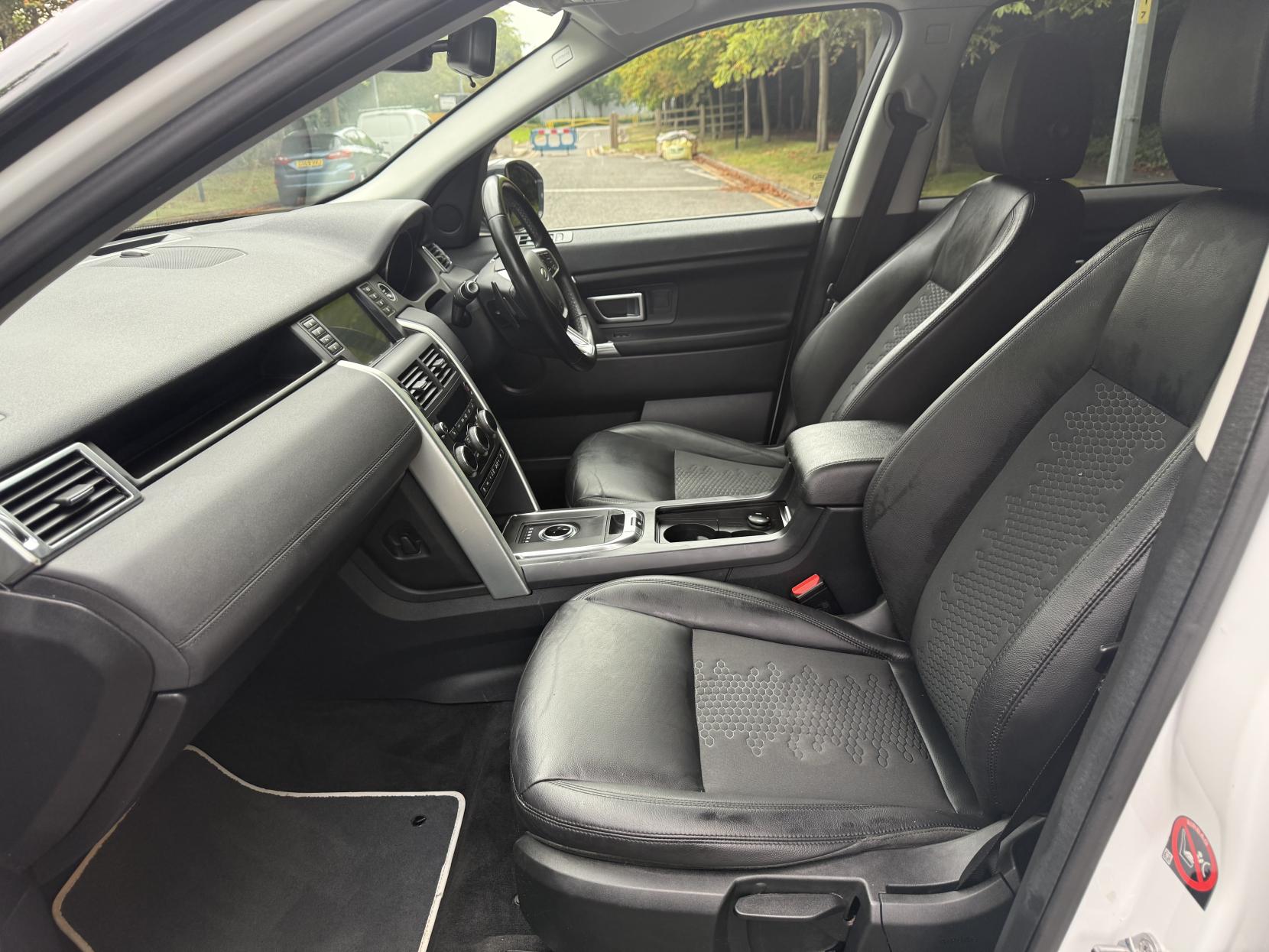 Land Rover Discovery Sport 2.0 TD4 SE Tech SUV 5dr Diesel Auto 4WD Euro 6 (s/s) (180 ps)