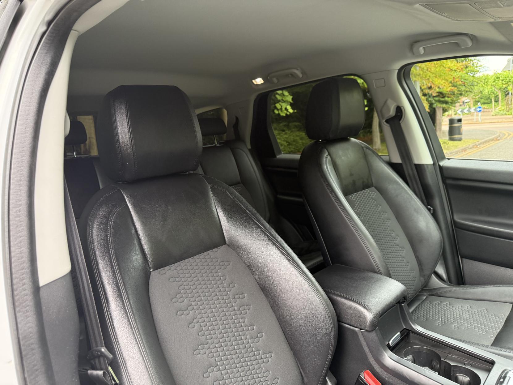 Land Rover Discovery Sport 2.0 TD4 SE Tech SUV 5dr Diesel Auto 4WD Euro 6 (s/s) (180 ps)