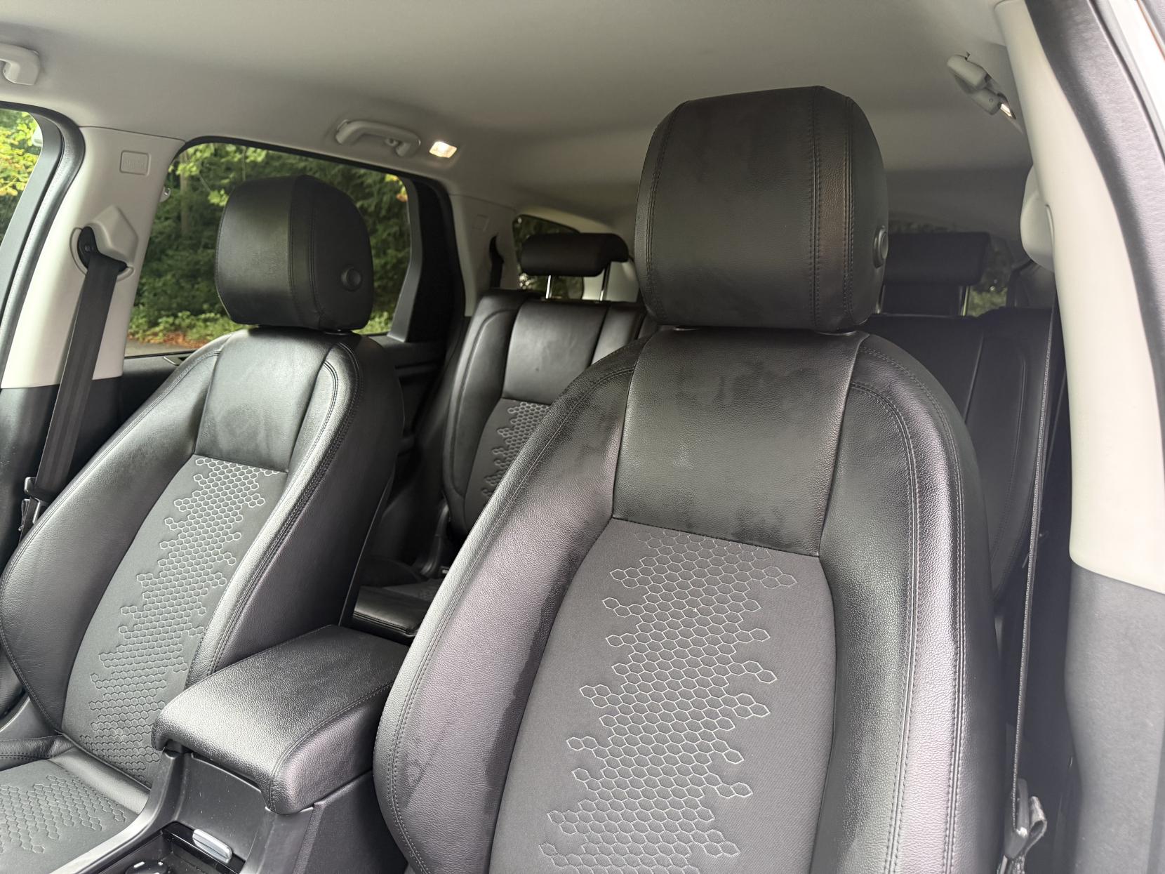 Land Rover Discovery Sport 2.0 TD4 SE Tech SUV 5dr Diesel Auto 4WD Euro 6 (s/s) (180 ps)