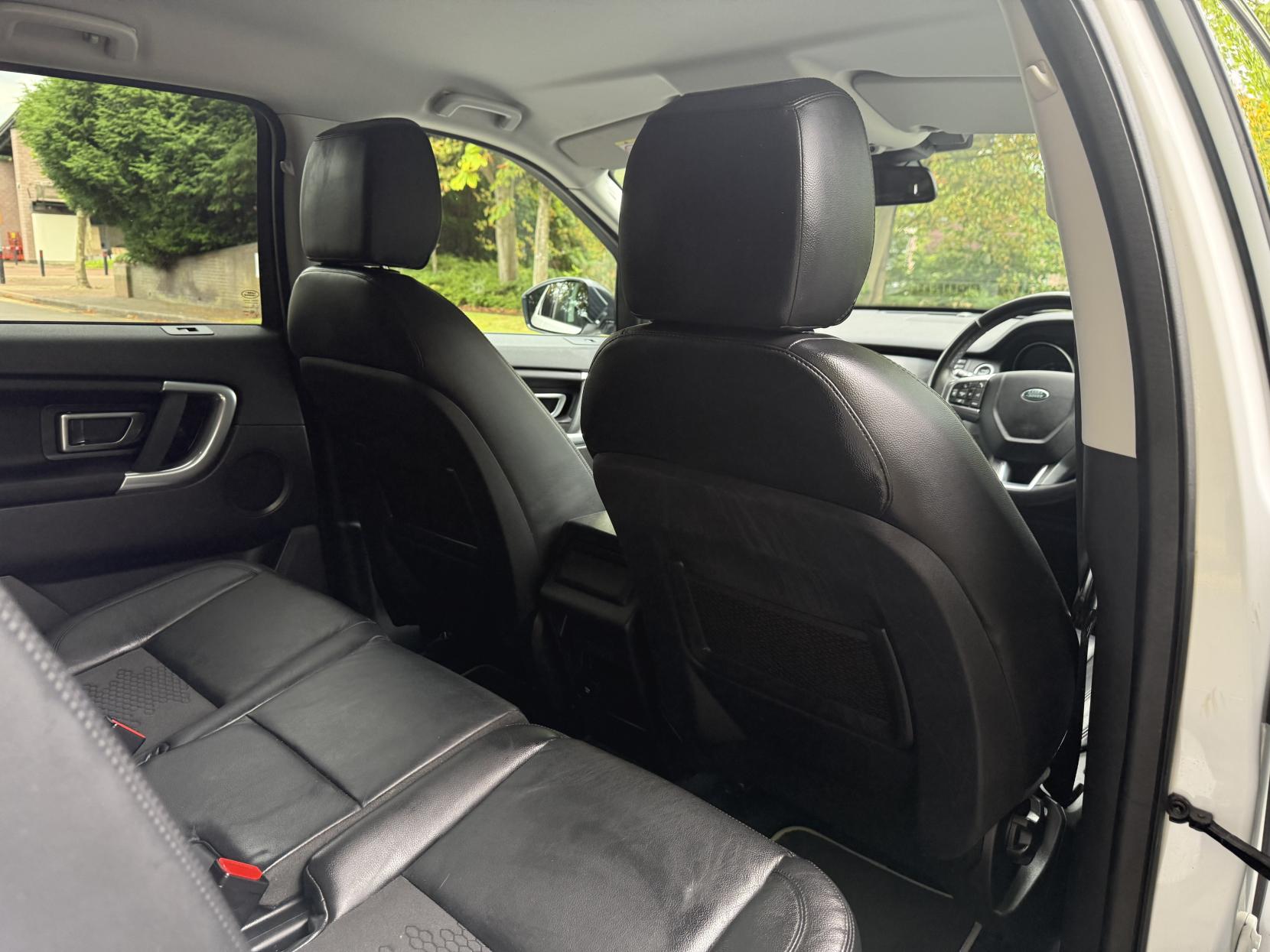 Land Rover Discovery Sport 2.0 TD4 SE Tech SUV 5dr Diesel Auto 4WD Euro 6 (s/s) (180 ps)