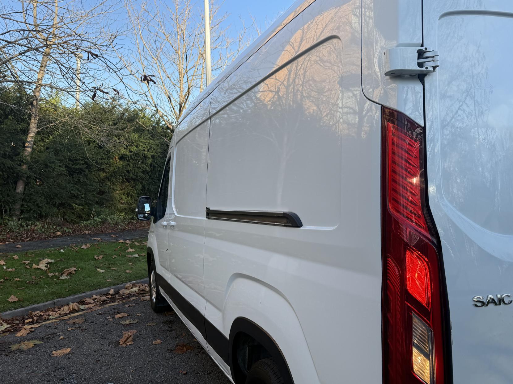 MAXUS Deliver 9 2.0 D20 LUX Panel Van 5dr Diesel Manual RWD L3 H2 Euro 6 (s/s) (163 ps)