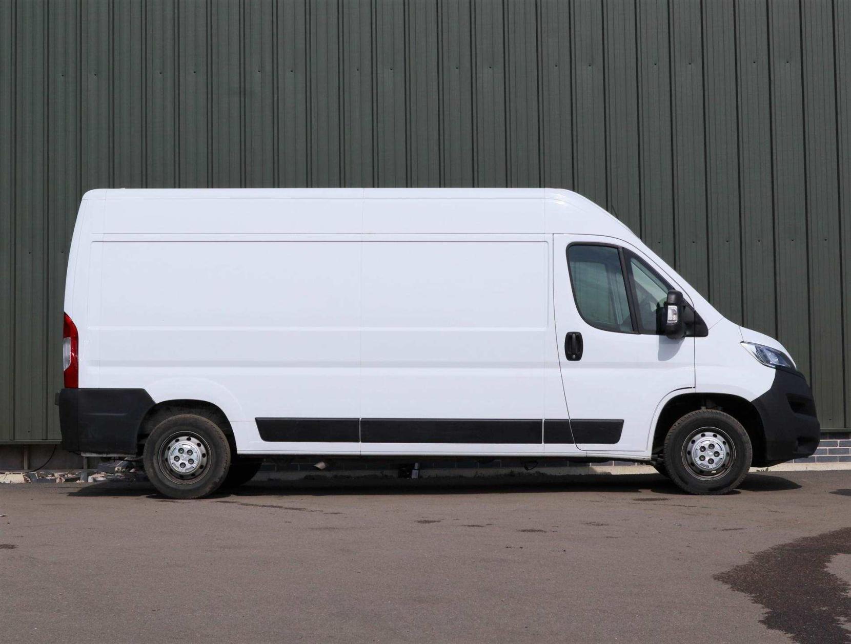 Vauxhall Movano 2.2 CDTi 3500 BiTurbo Prime Panel Van 5dr Diesel Manual FWD L3 H2 Euro 6 (s/s) (140 ps)