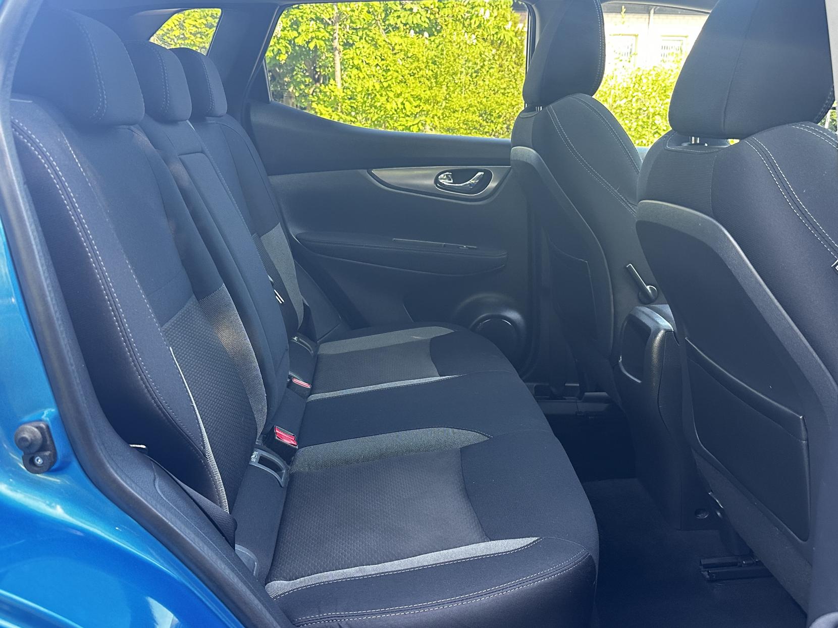 Nissan Qashqai 1.2 DIG-T N-Connecta SUV 5dr Petrol Manual Euro 6 (s/s) (115 ps)