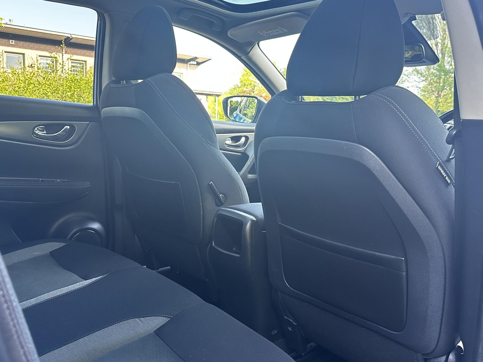 Nissan Qashqai 1.2 DIG-T N-Connecta SUV 5dr Petrol Manual Euro 6 (s/s) (115 ps)