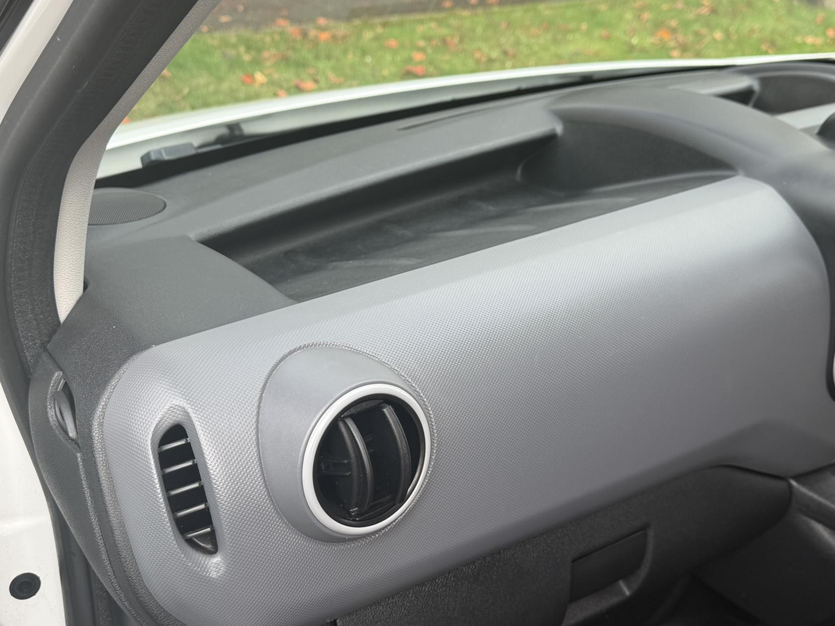 Peugeot Partner 1.6 BlueHDi 651 Professional Panel Van 5dr Diesel Manual L1 (112 g/km, 73.97 bhp)