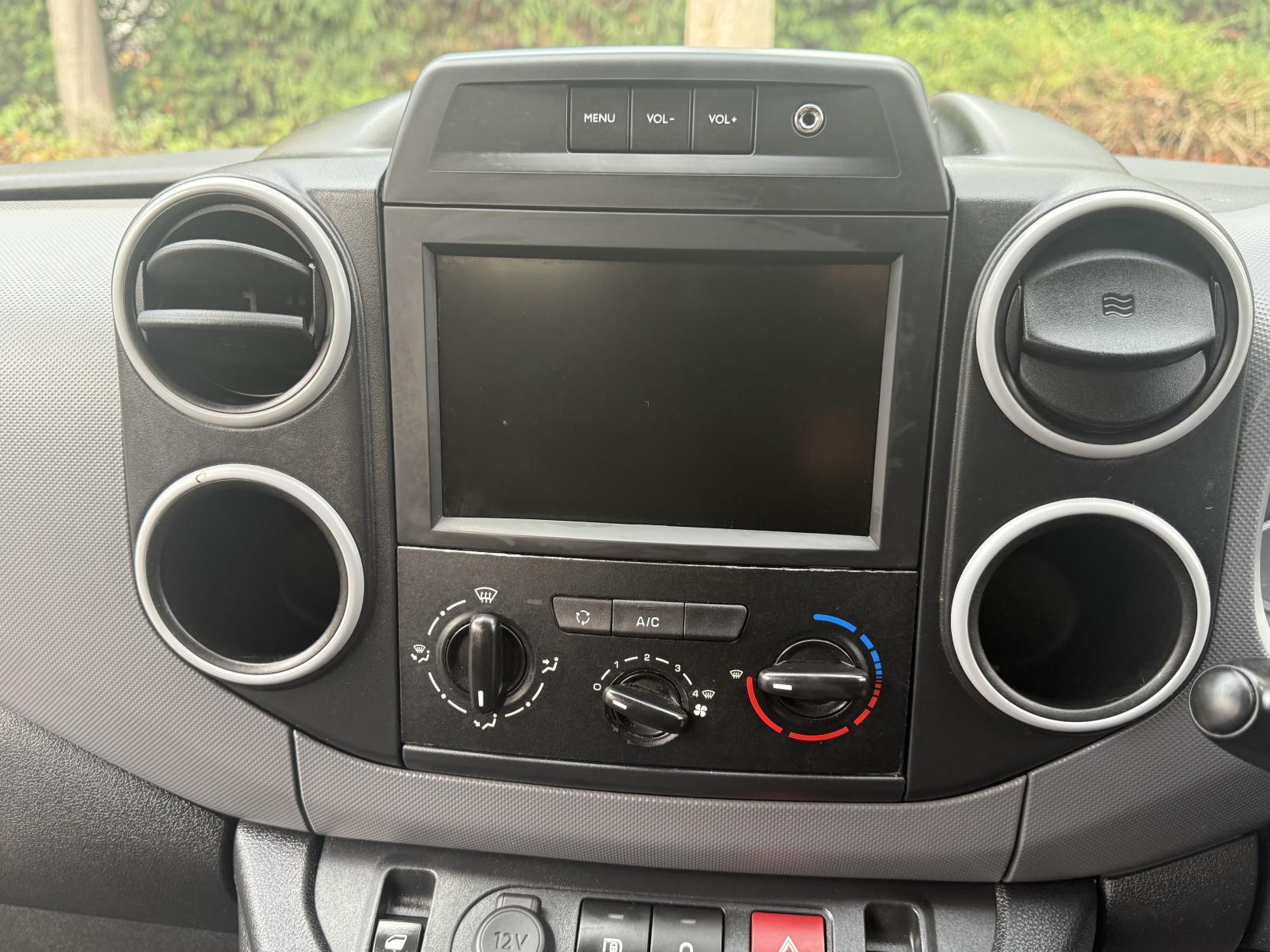 Peugeot Partner 1.6 BlueHDi 651 Professional Panel Van 5dr Diesel Manual L1 (112 g/km, 73.97 bhp)