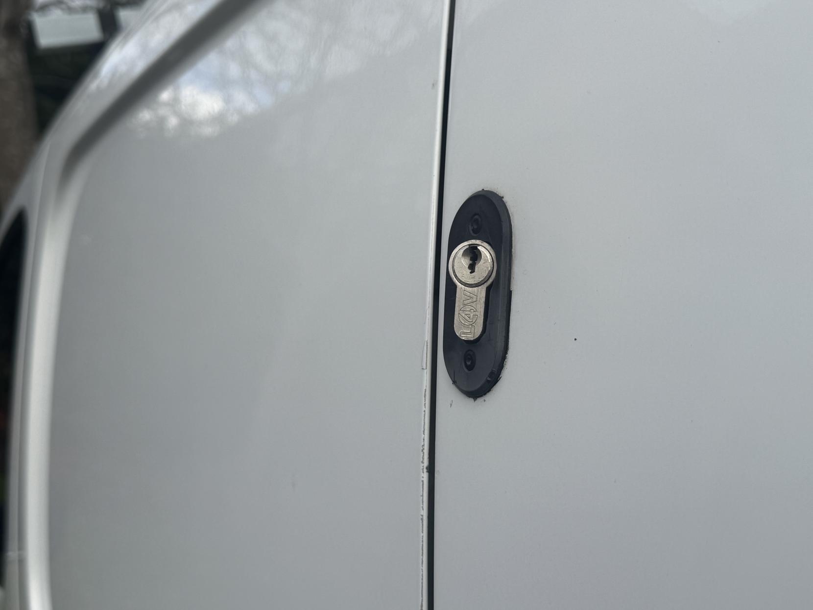 Peugeot Partner 1.6 BlueHDi 651 Professional Panel Van 5dr Diesel Manual L1 (112 g/km, 73.97 bhp)