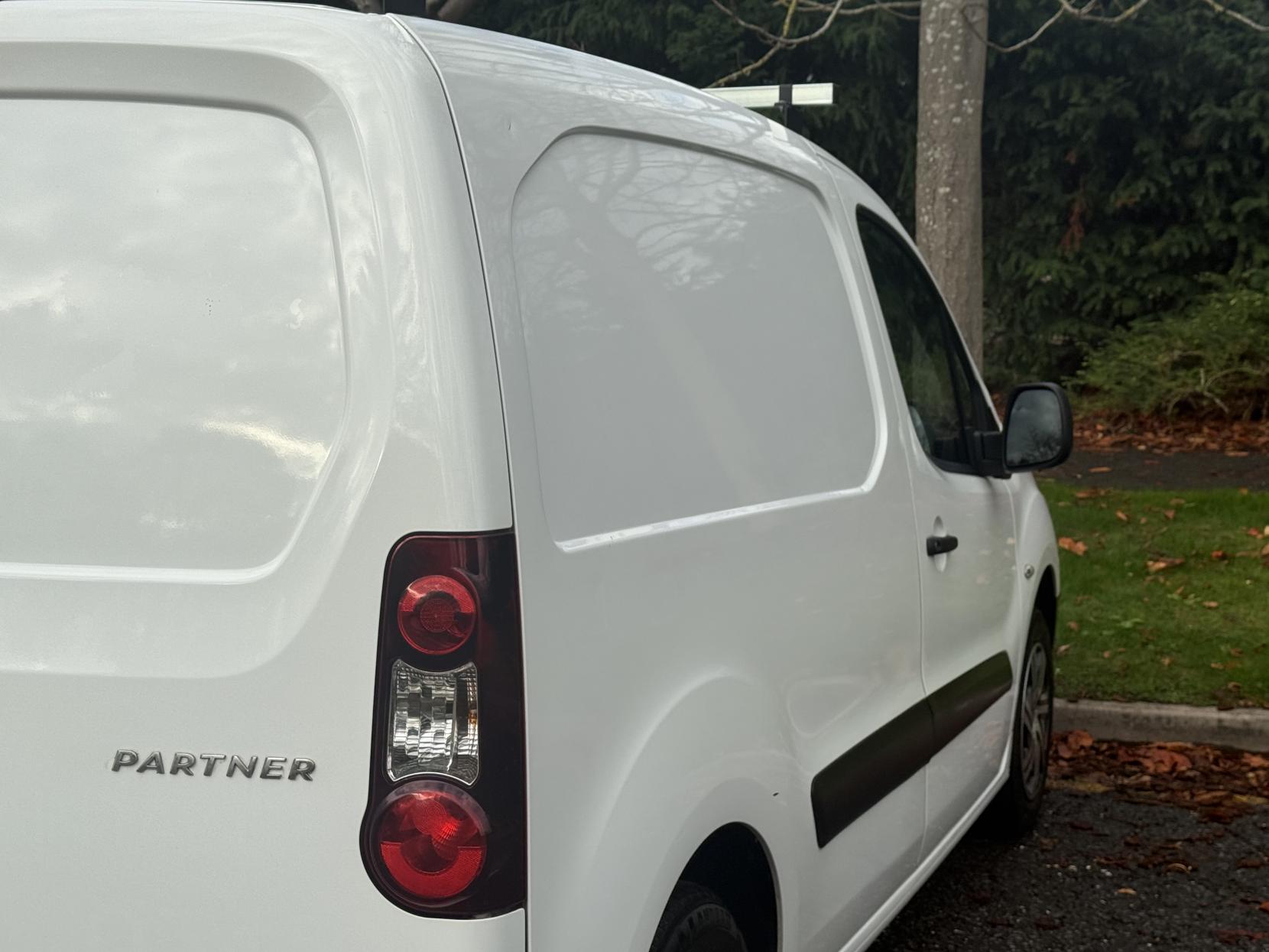 Peugeot Partner 1.6 BlueHDi 651 Professional Panel Van 5dr Diesel Manual L1 (112 g/km, 73.97 bhp)