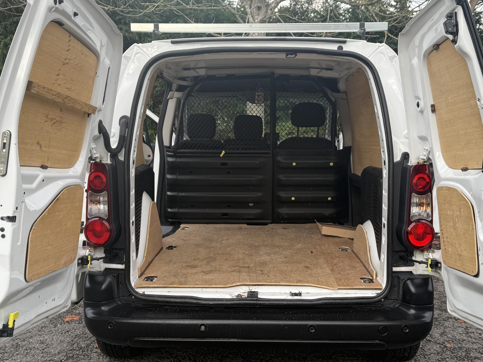 Peugeot Partner 1.6 BlueHDi 651 Professional Panel Van 5dr Diesel Manual L1 (112 g/km, 73.97 bhp)