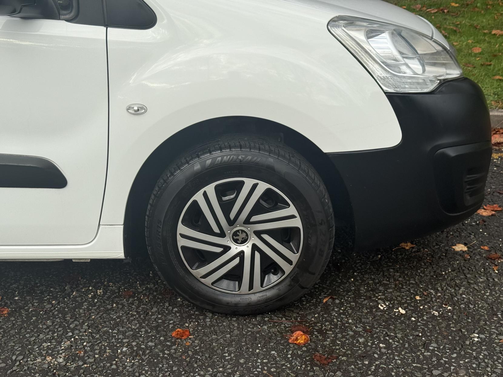 Peugeot Partner 1.6 BlueHDi 651 Professional Panel Van 5dr Diesel Manual L1 (112 g/km, 73.97 bhp)