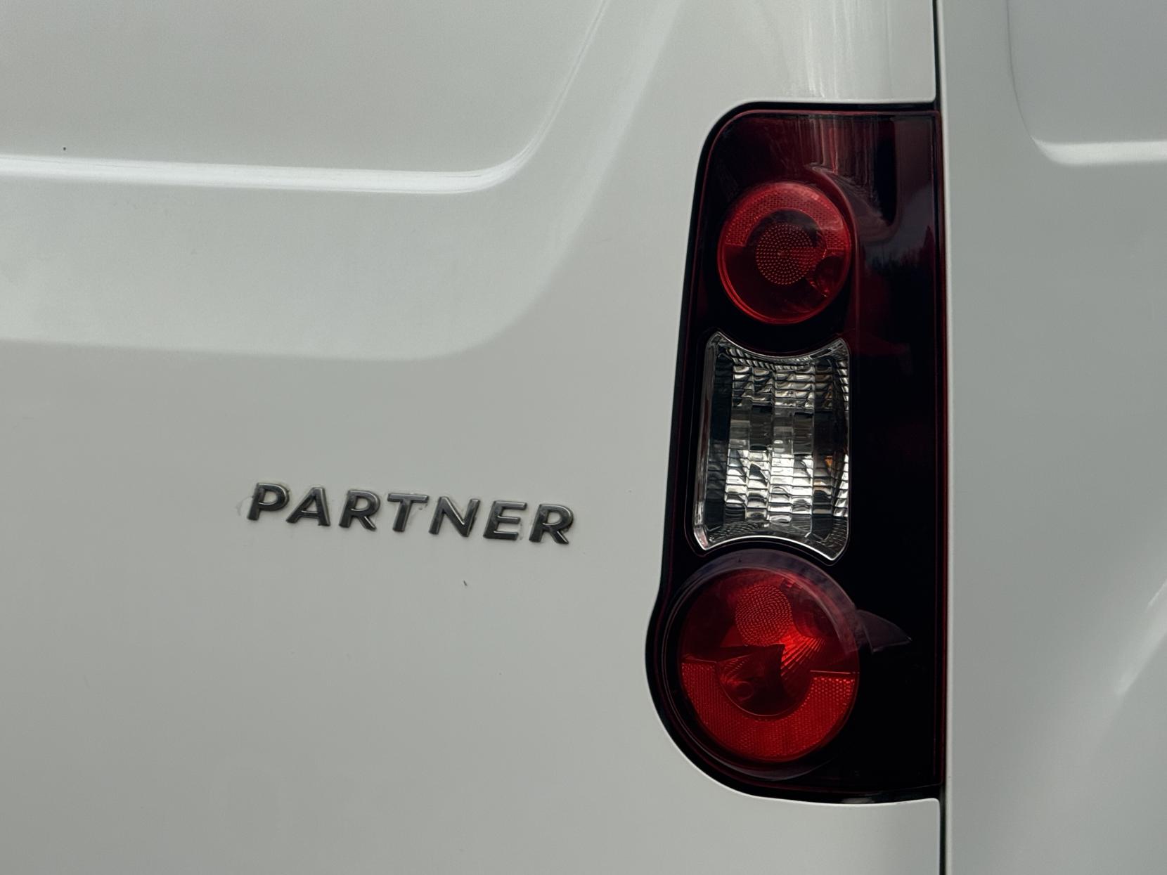 Peugeot Partner 1.6 BlueHDi 651 Professional Panel Van 5dr Diesel Manual L1 (112 g/km, 73.97 bhp)