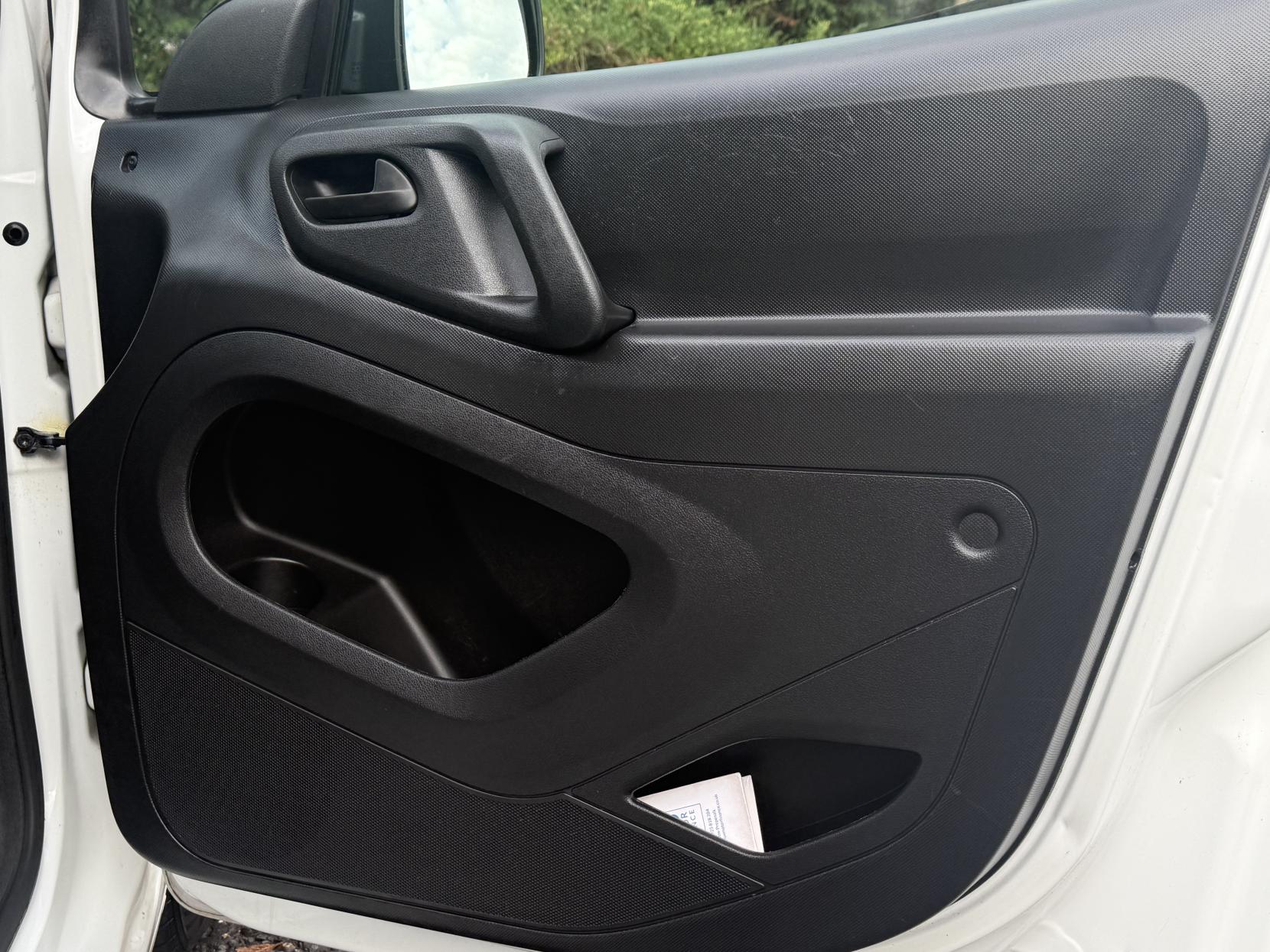 Peugeot Partner 1.6 BlueHDi 651 Professional Panel Van 5dr Diesel Manual L1 (112 g/km, 73.97 bhp)