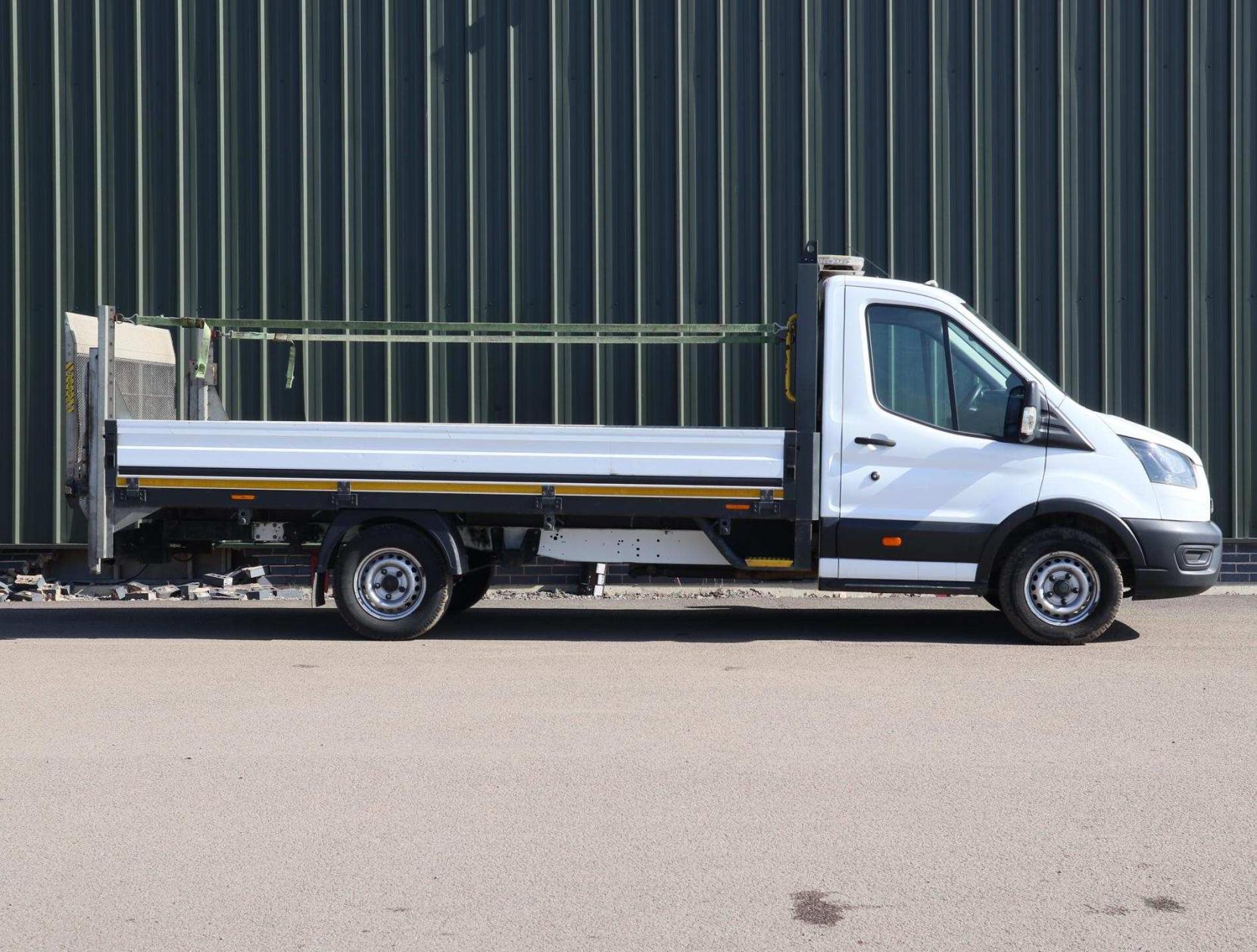 Ford Transit 2.0 350 EcoBlue Leader Chassis Cab 2dr Diesel Manual FWD L4 Euro 6 (s/s) (130 ps)