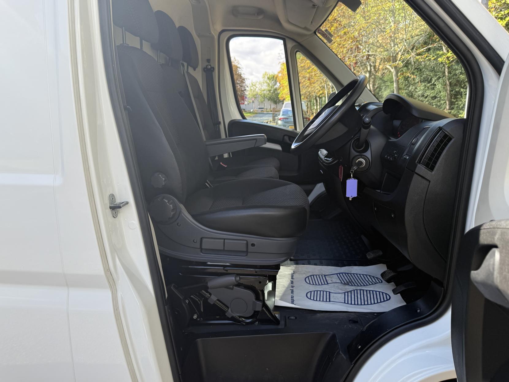 Citroen Relay 2.2 BlueHDi 35 Enterprise Panel Van 5dr Diesel Manual L3 High Roof Euro 6 (s/s) (140 ps)