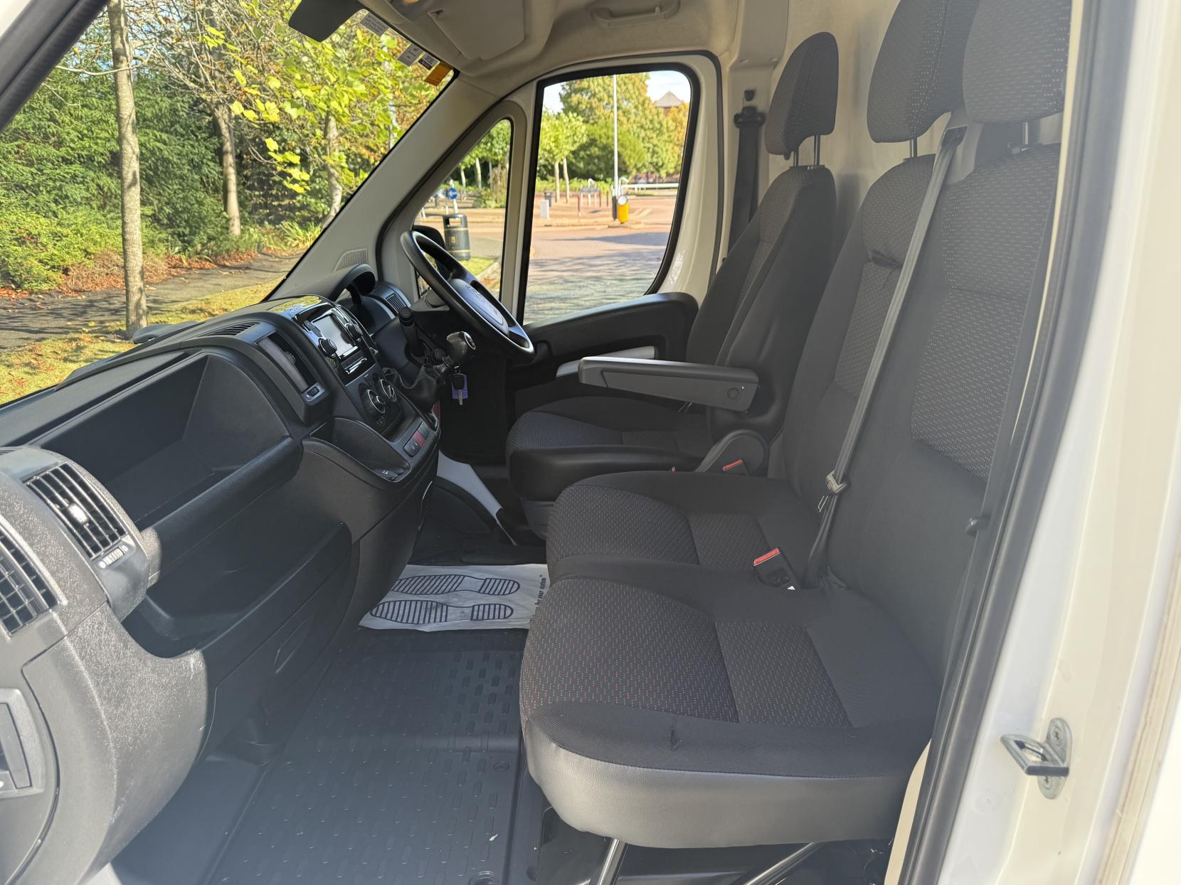 Citroen Relay 2.2 BlueHDi 35 Enterprise Panel Van 5dr Diesel Manual L3 High Roof Euro 6 (s/s) (140 ps)