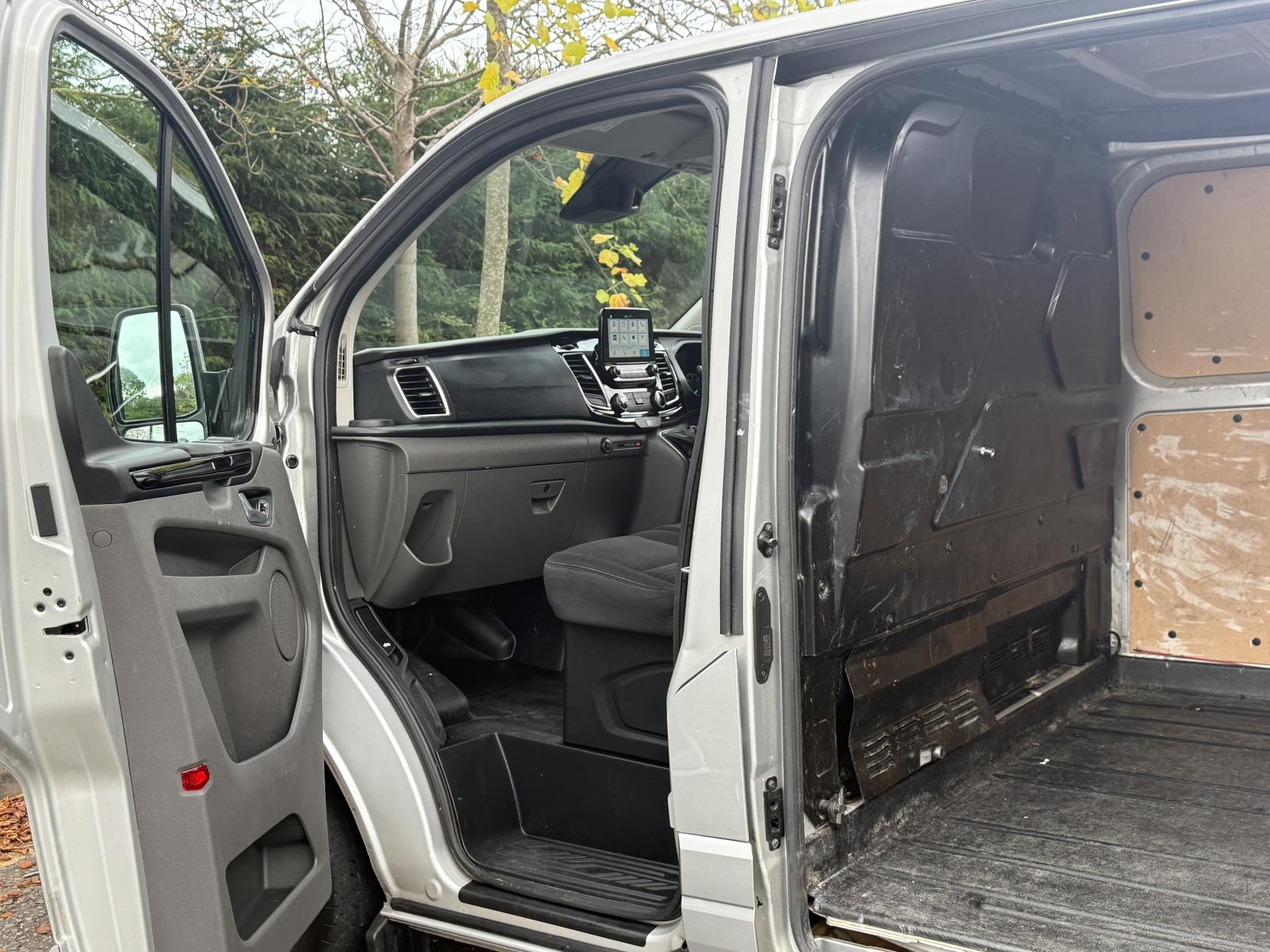 Ford Transit Custom 2.0 280 EcoBlue Limited Panel Van 5dr Diesel Manual L1 H1 Euro 6 (130 ps)