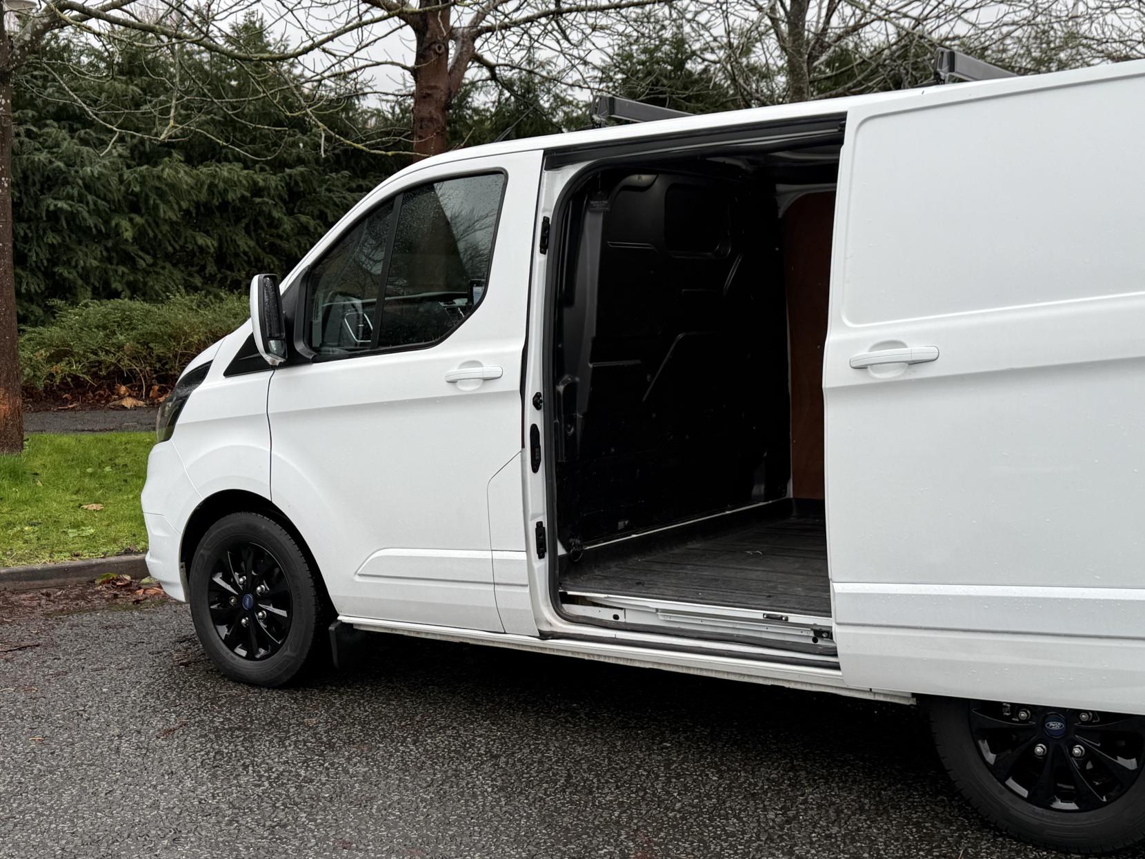Ford Transit Custom 2.0 300 EcoBlue Limited Panel Van 5dr Diesel Auto L1 H1 Euro 6 (s/s) (130 ps)