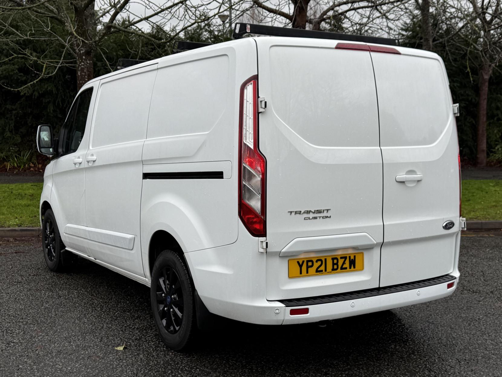 Ford Transit Custom 2.0 300 EcoBlue Limited Panel Van 5dr Diesel Auto L1 H1 Euro 6 (s/s) (130 ps)