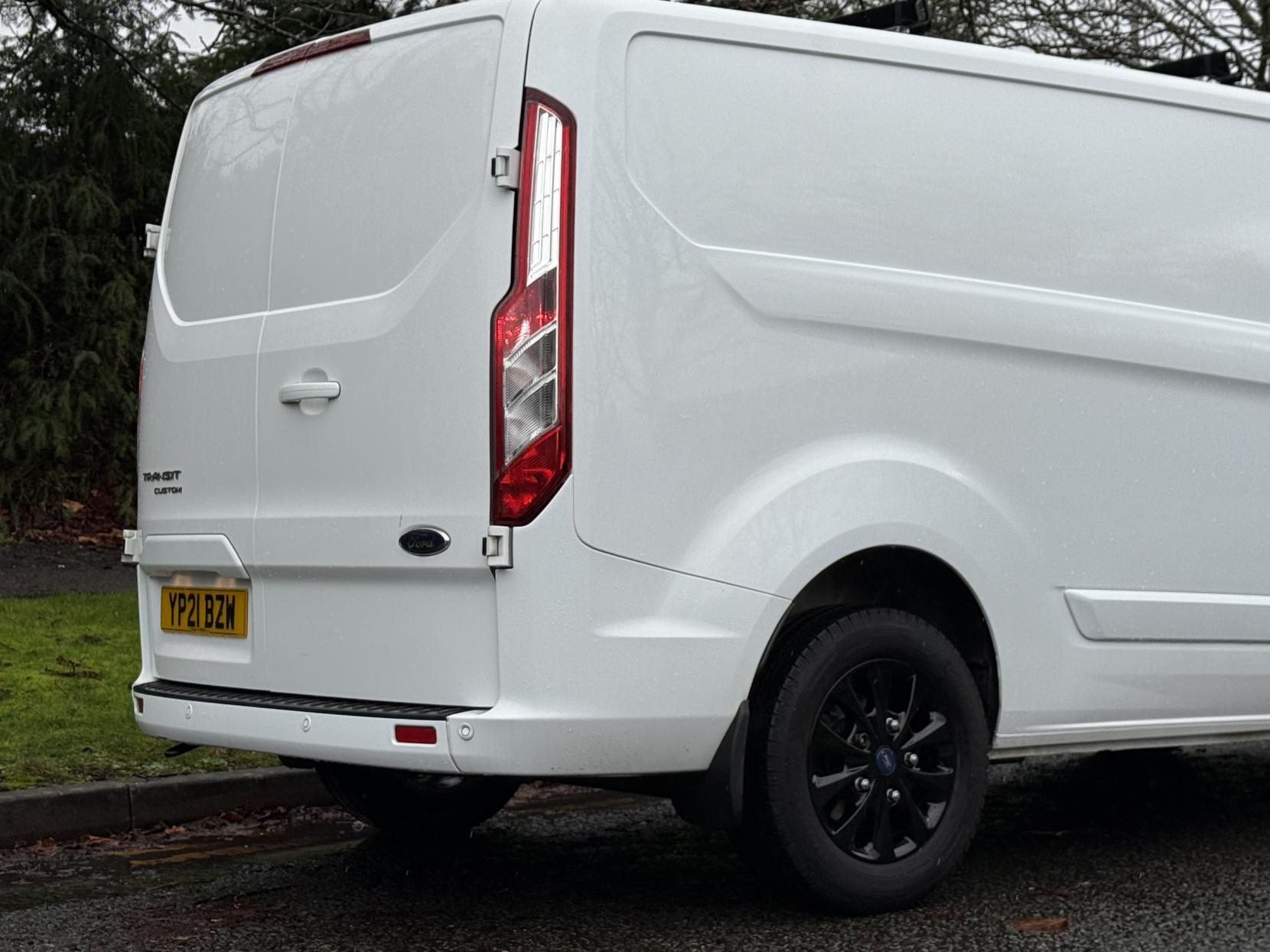 Ford Transit Custom 2.0 300 EcoBlue Limited Panel Van 5dr Diesel Auto L1 H1 Euro 6 (s/s) (130 ps)