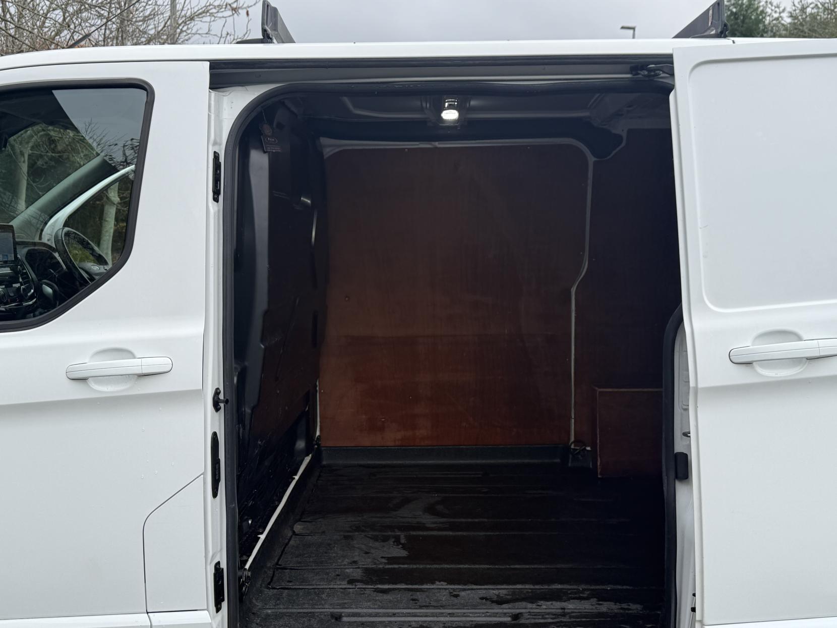 Ford Transit Custom 2.0 300 EcoBlue Limited Panel Van 5dr Diesel Auto L1 H1 Euro 6 (s/s) (130 ps)