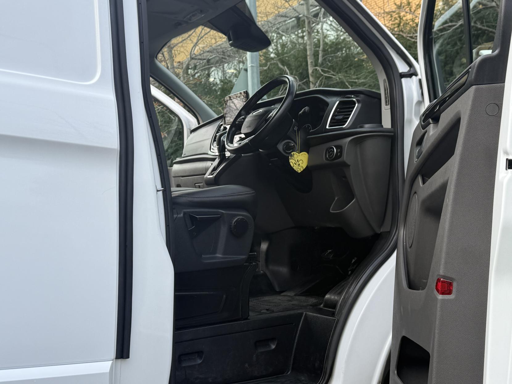 Ford Transit Custom 2.0 300 EcoBlue Limited Panel Van 5dr Diesel Auto L1 H1 Euro 6 (s/s) (130 ps)