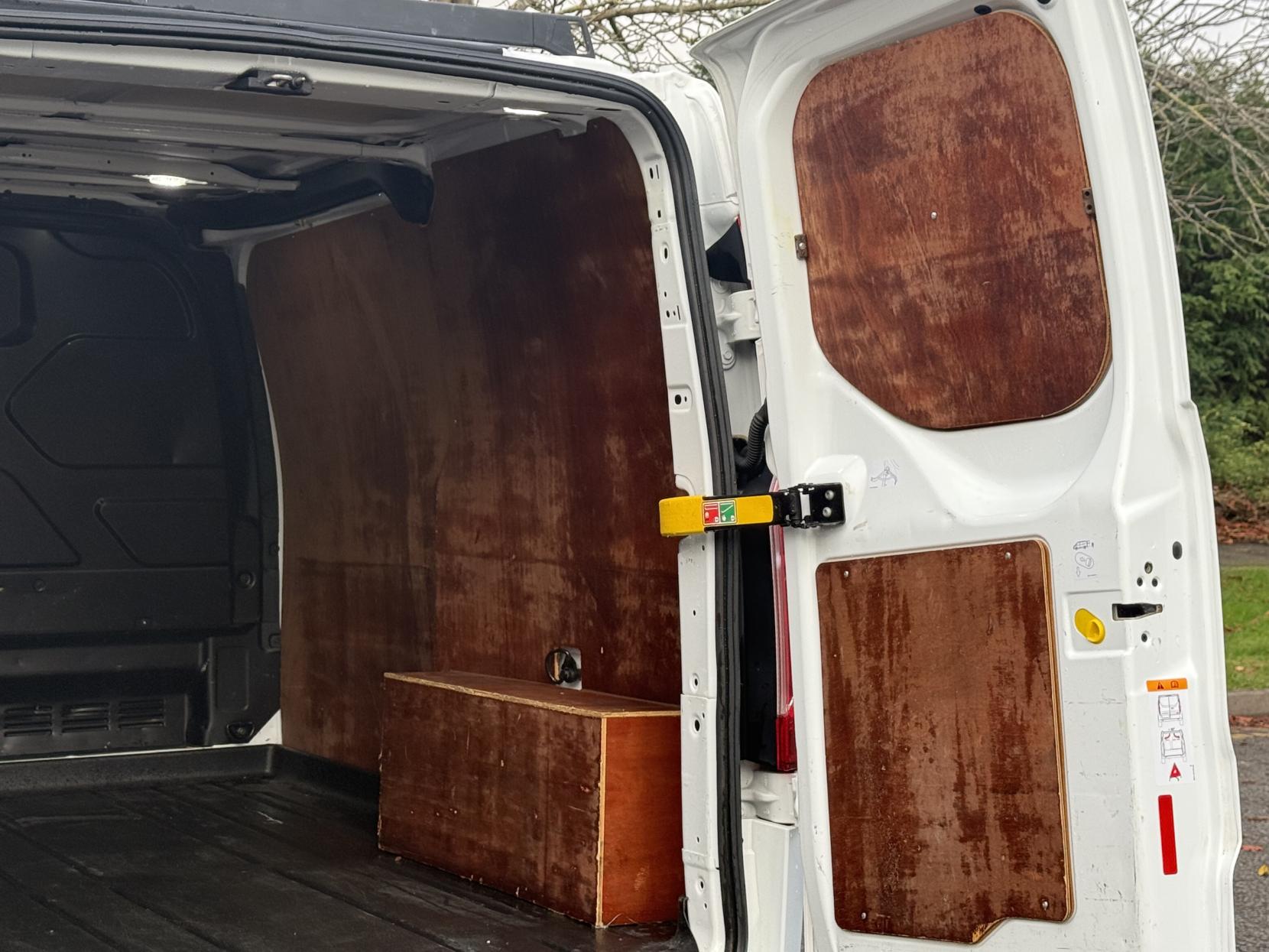 Ford Transit Custom 2.0 300 EcoBlue Limited Panel Van 5dr Diesel Auto L1 H1 Euro 6 (s/s) (130 ps)